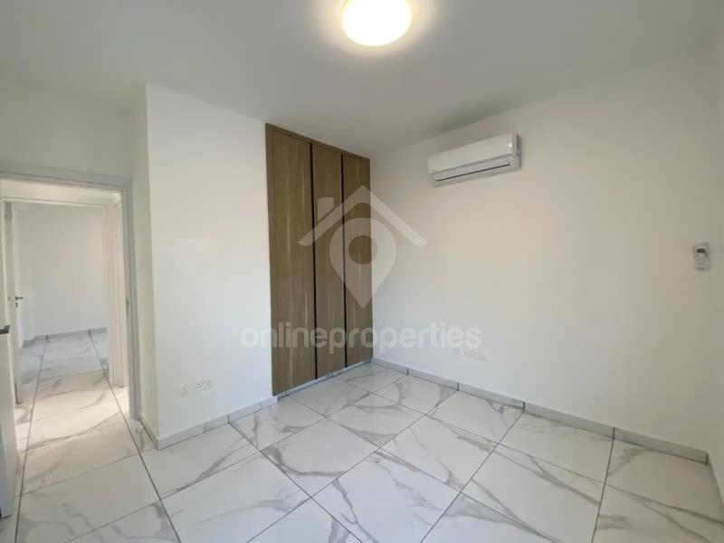 To change image, hover mouse over thumbnails below