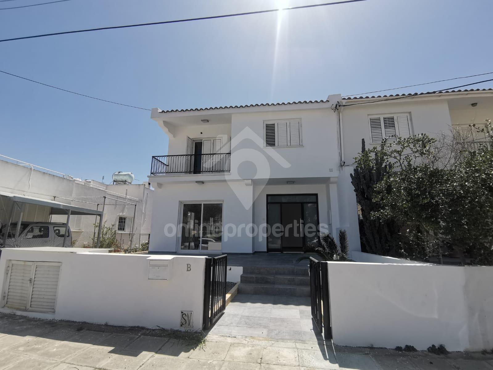 To change image, hover mouse over thumbnails below