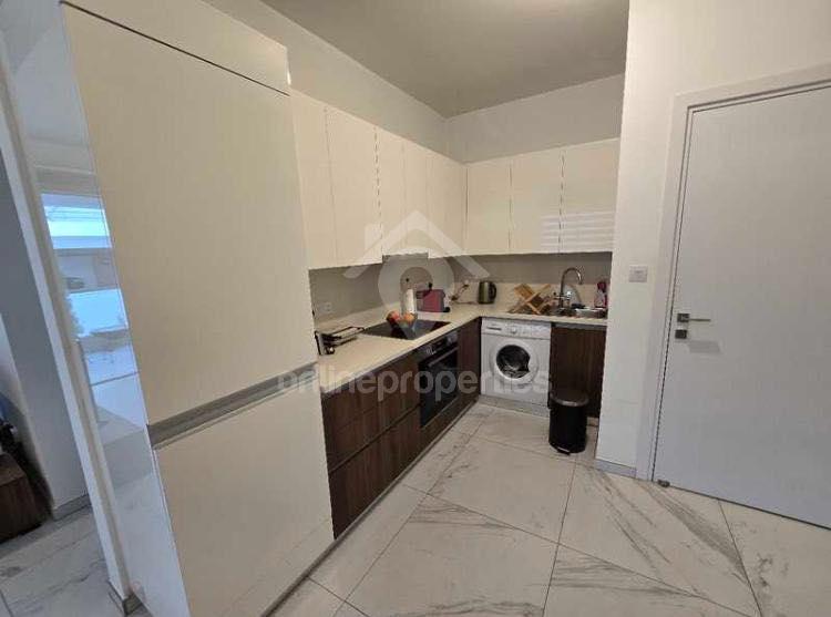 To change image, hover mouse over thumbnails below