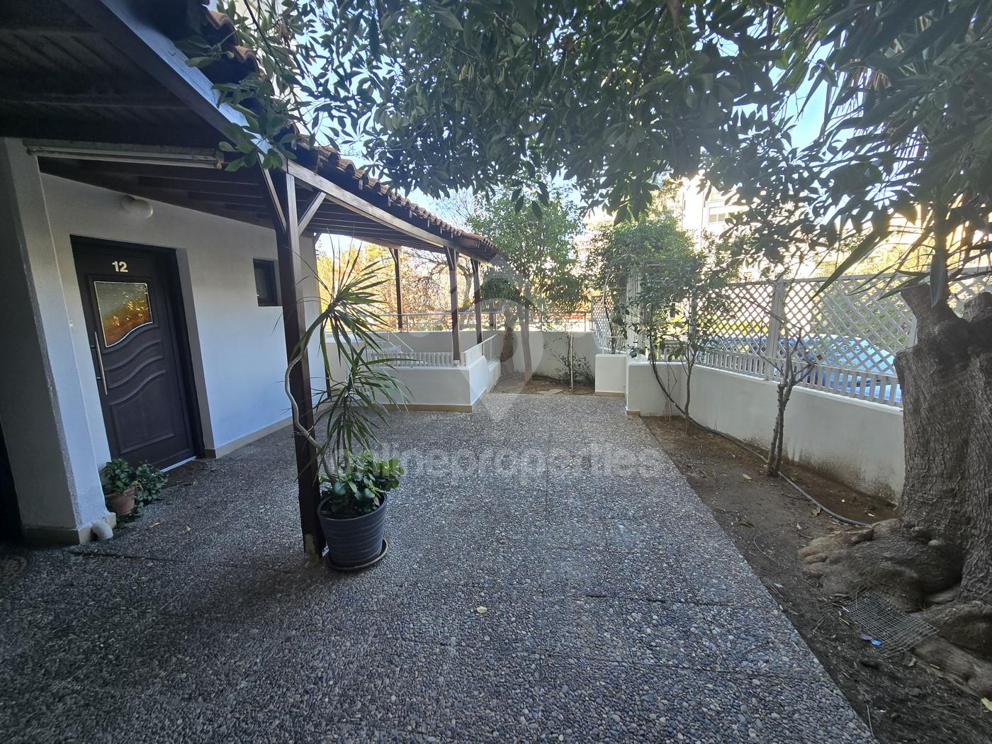 To change image, hover mouse over thumbnails below