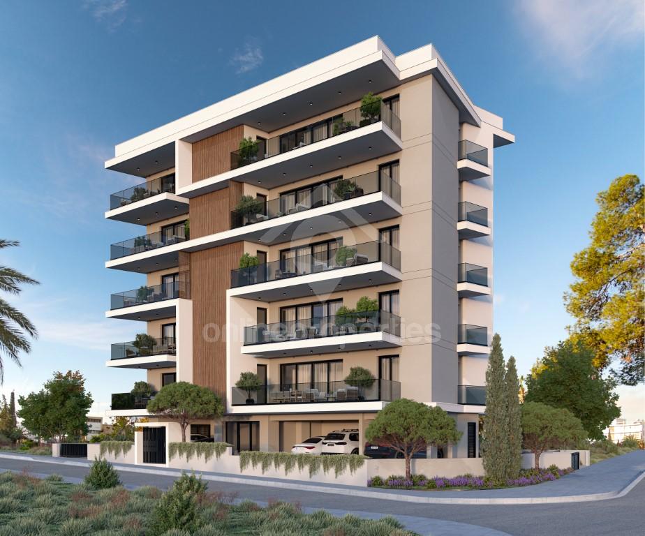 To change image, hover mouse over thumbnails below