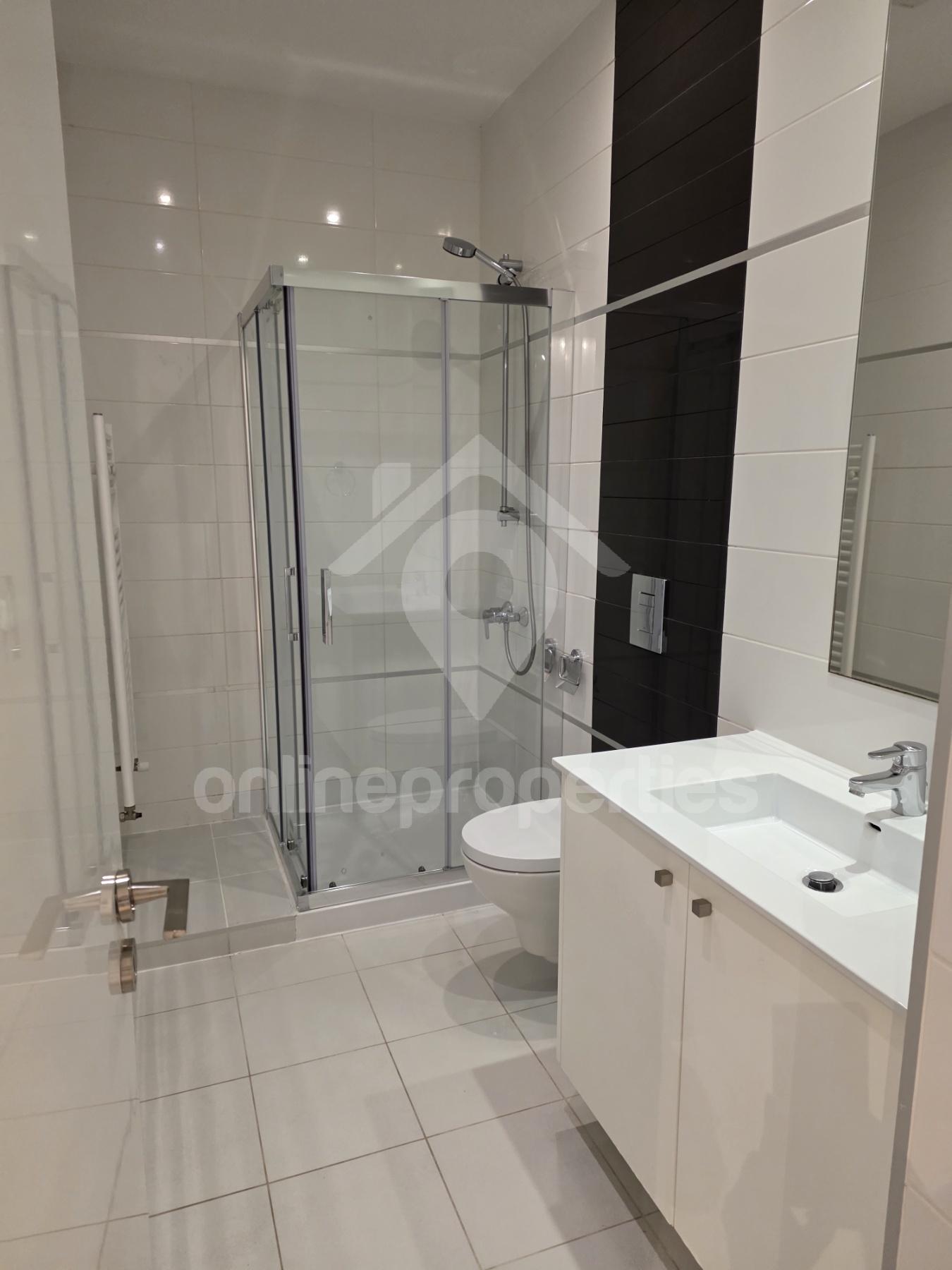 To change image, hover mouse over thumbnails below