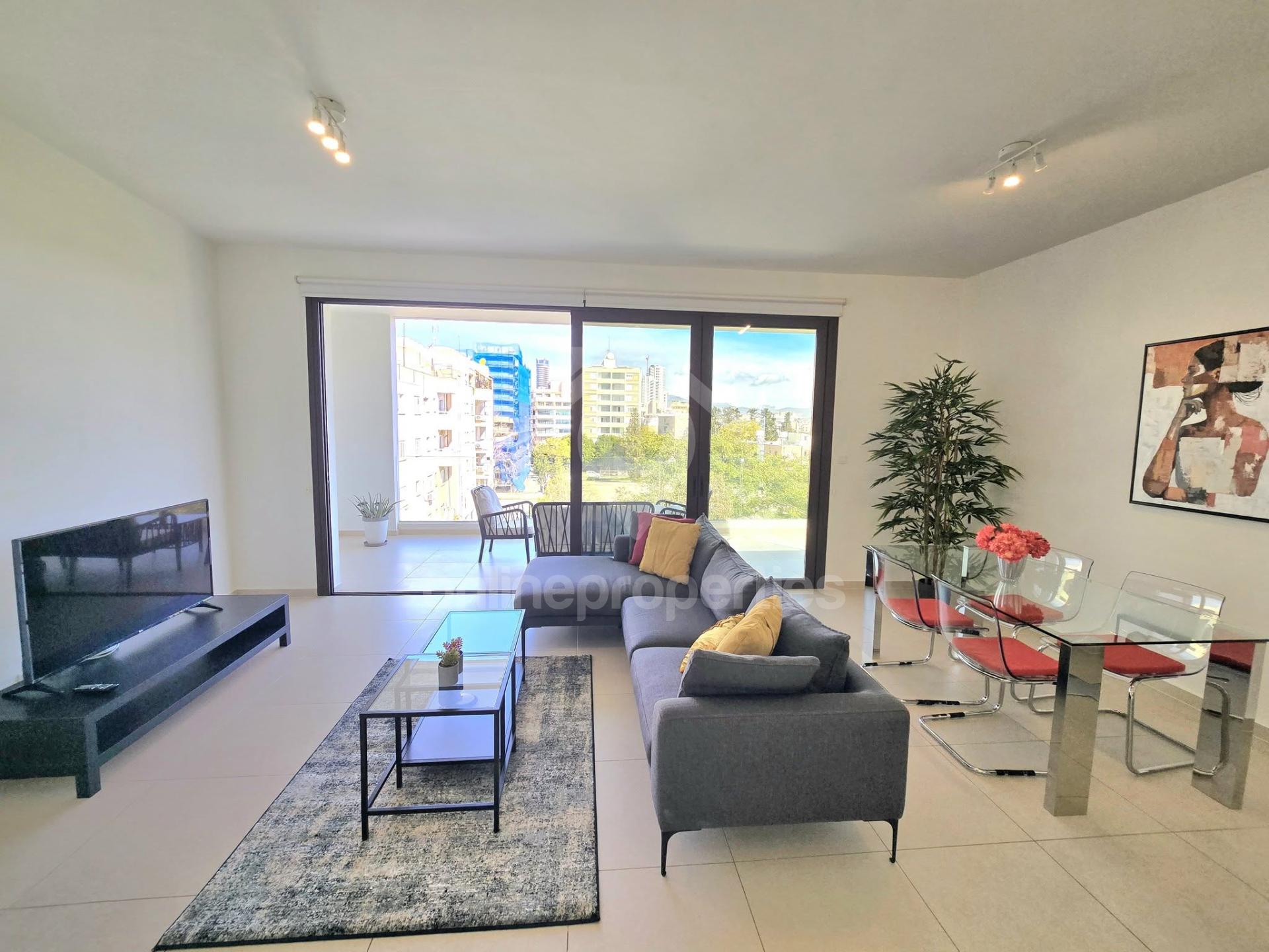 To change image, hover mouse over thumbnails below