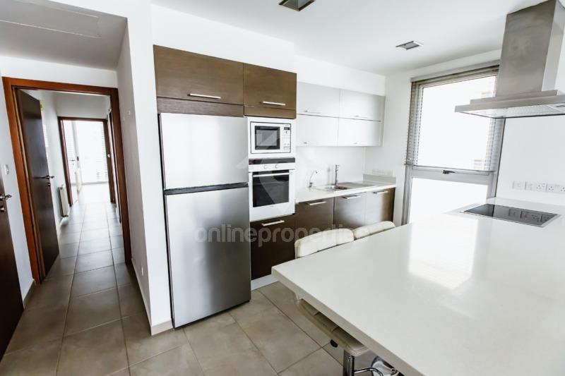 To change image, hover mouse over thumbnails below