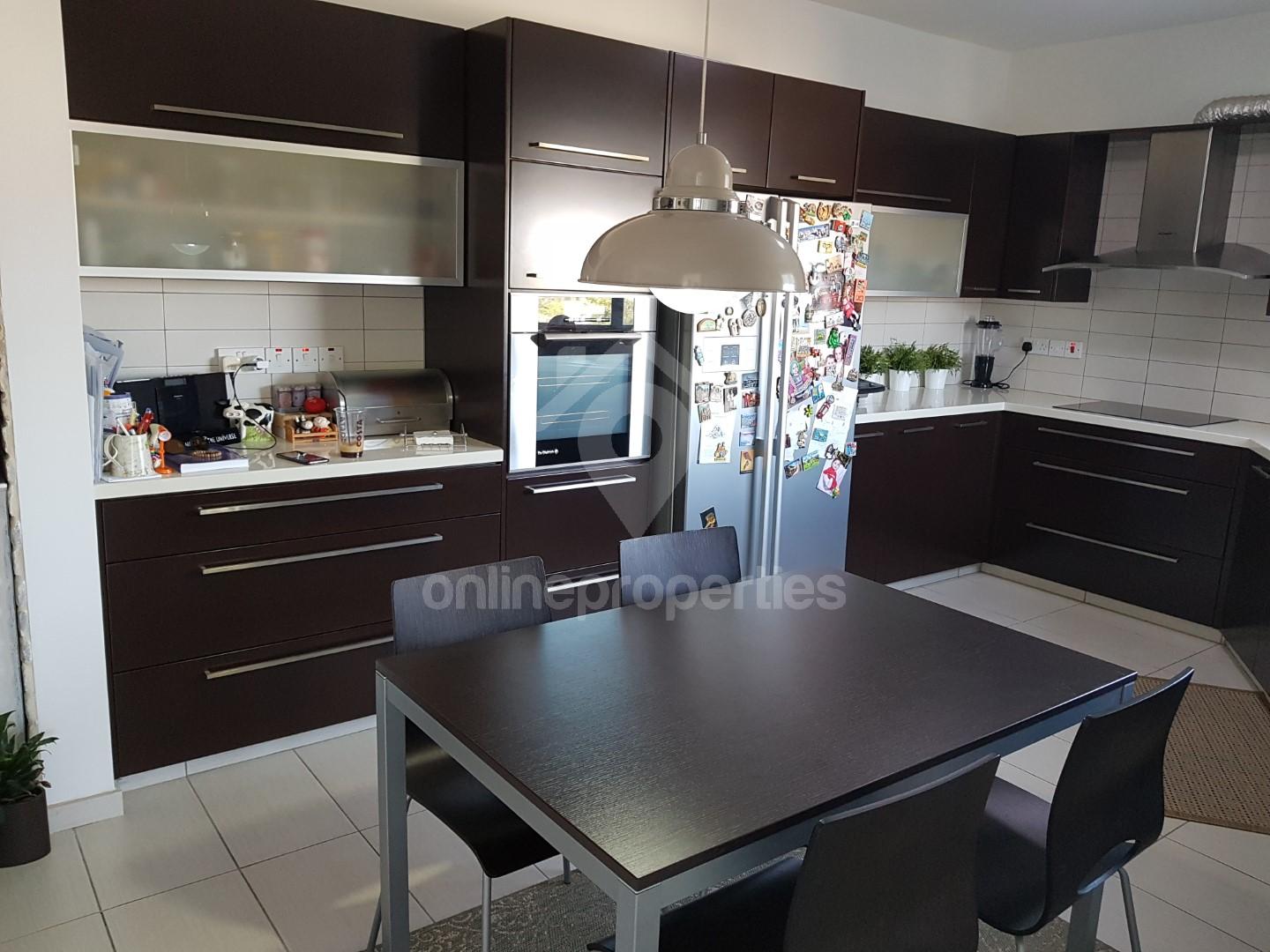 To change image, hover mouse over thumbnails below