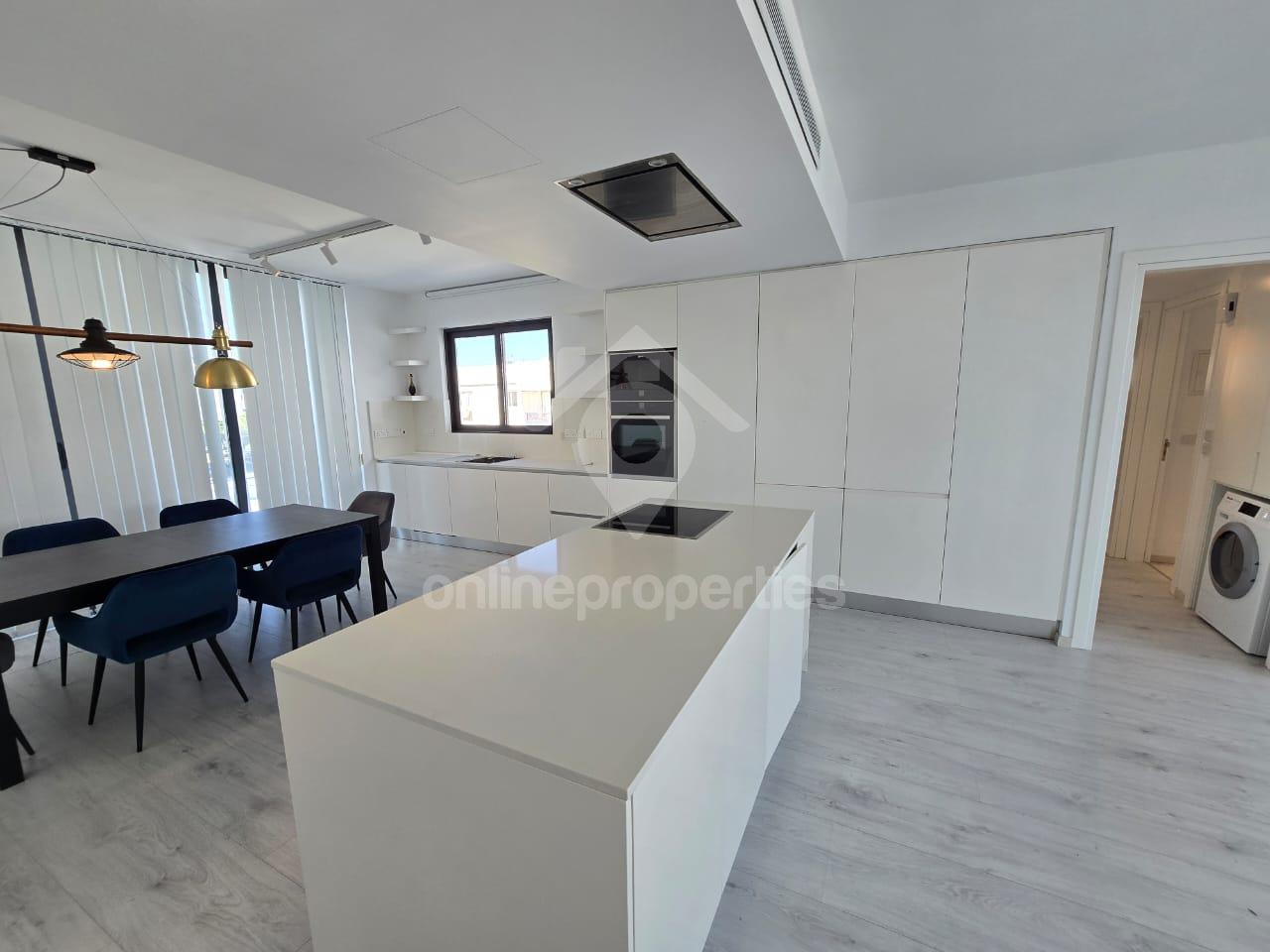 To change image, hover mouse over thumbnails below