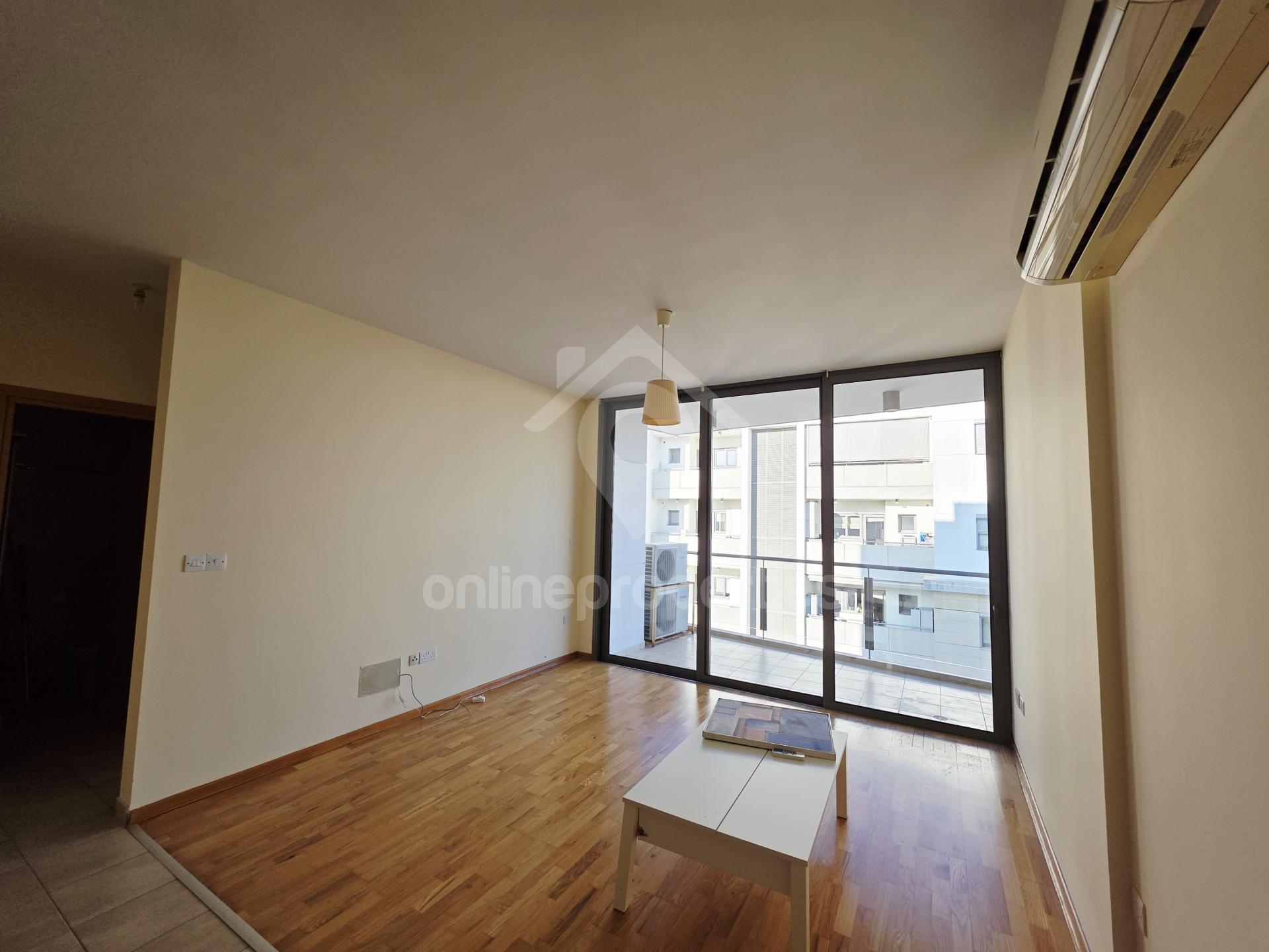 Modern 1 bedroom apartment near KPMG