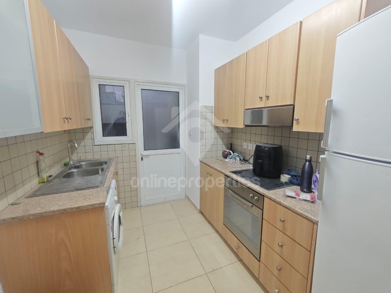 To change image, hover mouse over thumbnails below