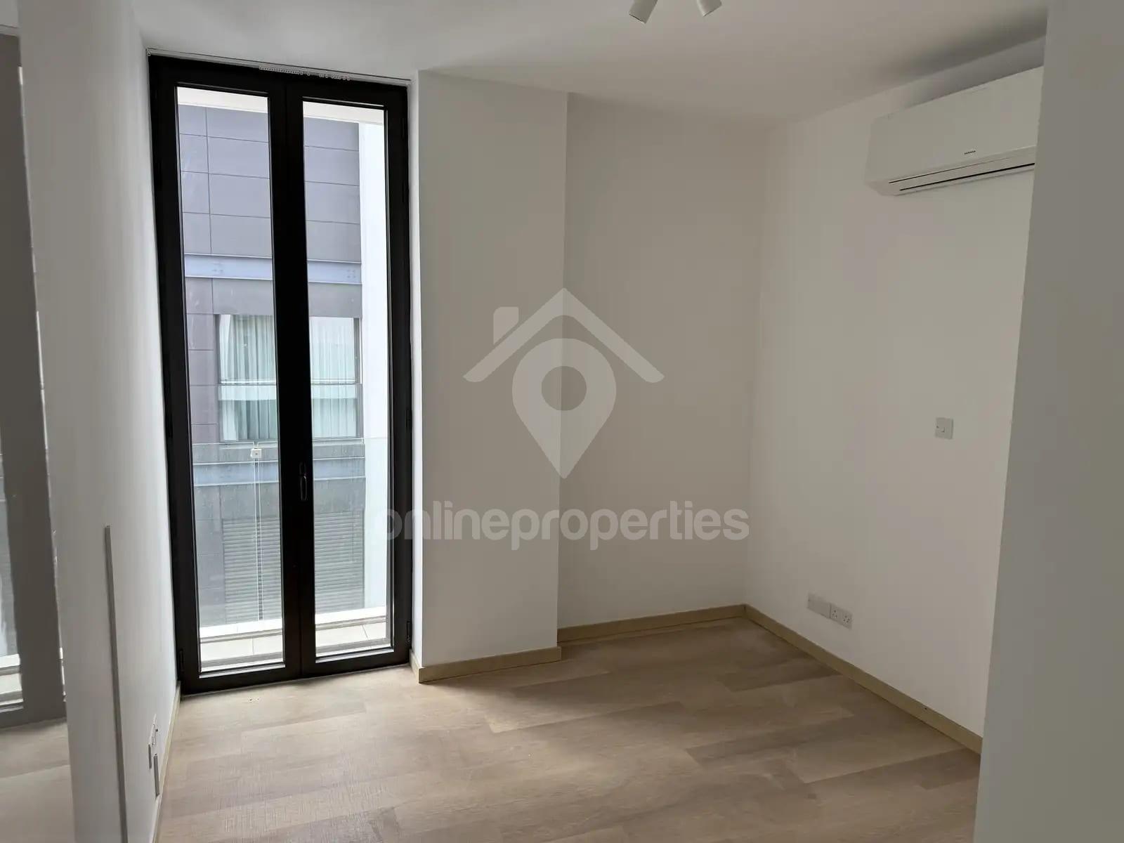 To change image, hover mouse over thumbnails below