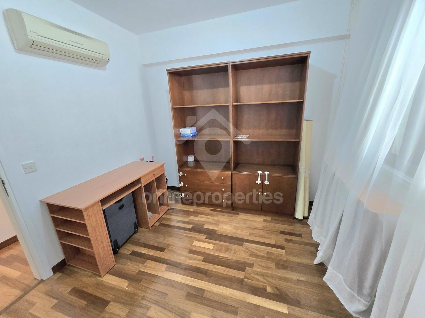 To change image, hover mouse over thumbnails below