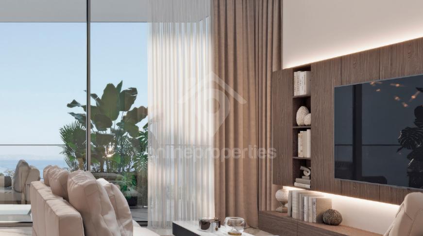 To change image, hover mouse over thumbnails below