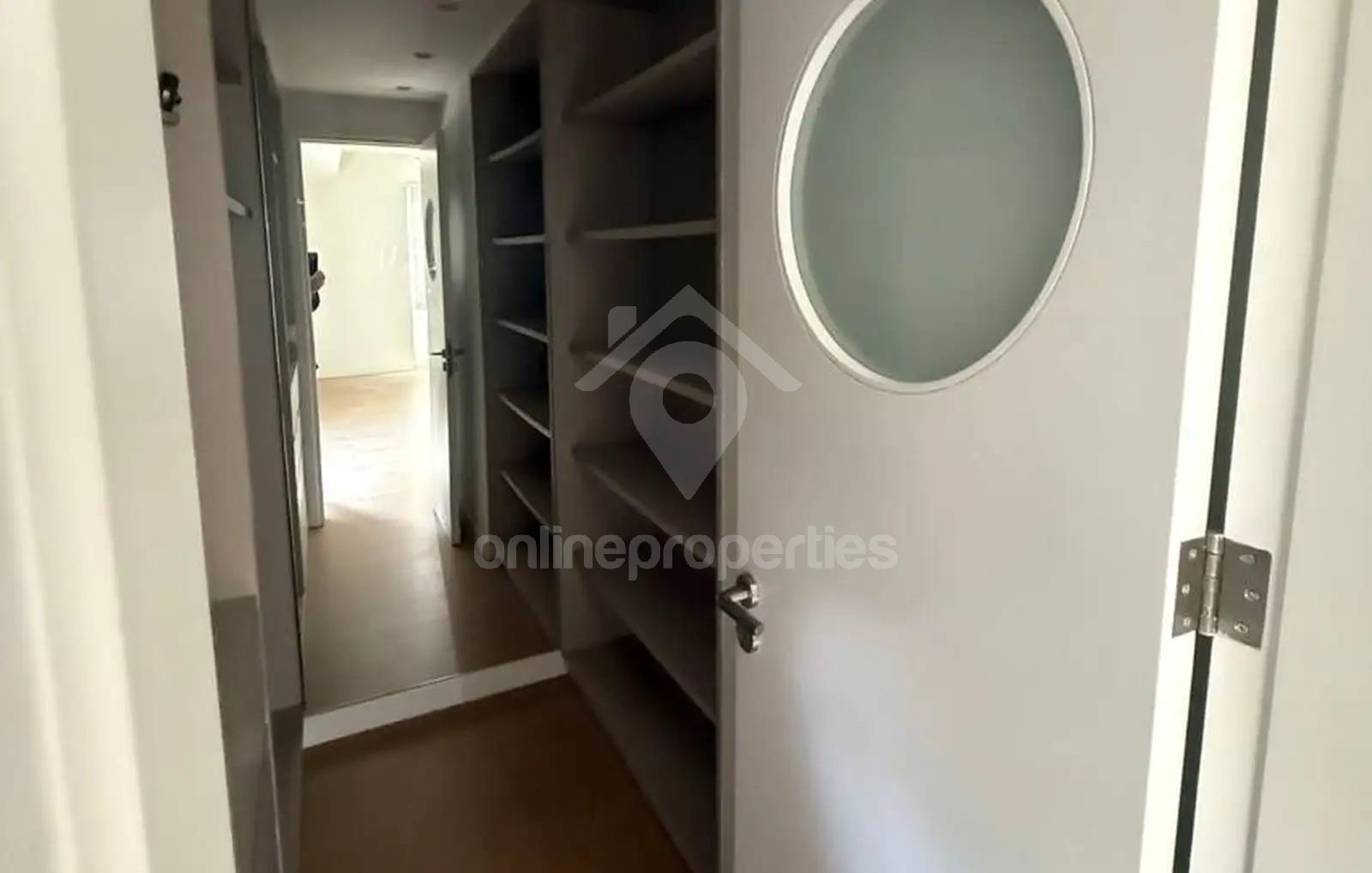 To change image, hover mouse over thumbnails below