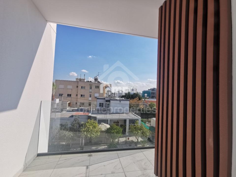 To change image, hover mouse over thumbnails below