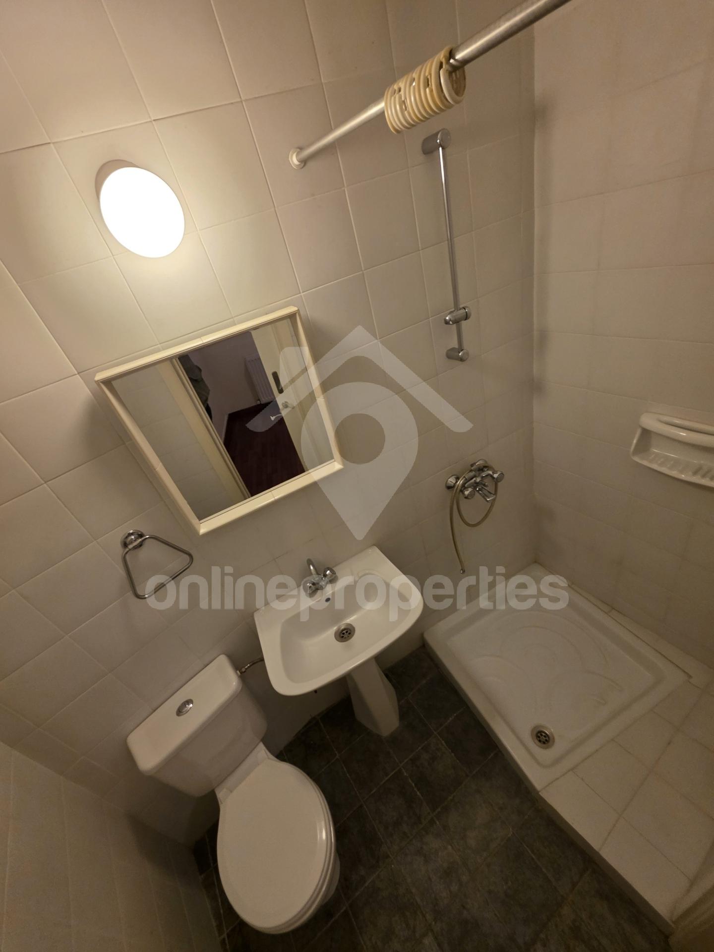 To change image, hover mouse over thumbnails below