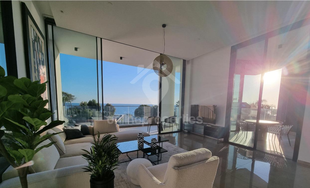 To change image, hover mouse over thumbnails below