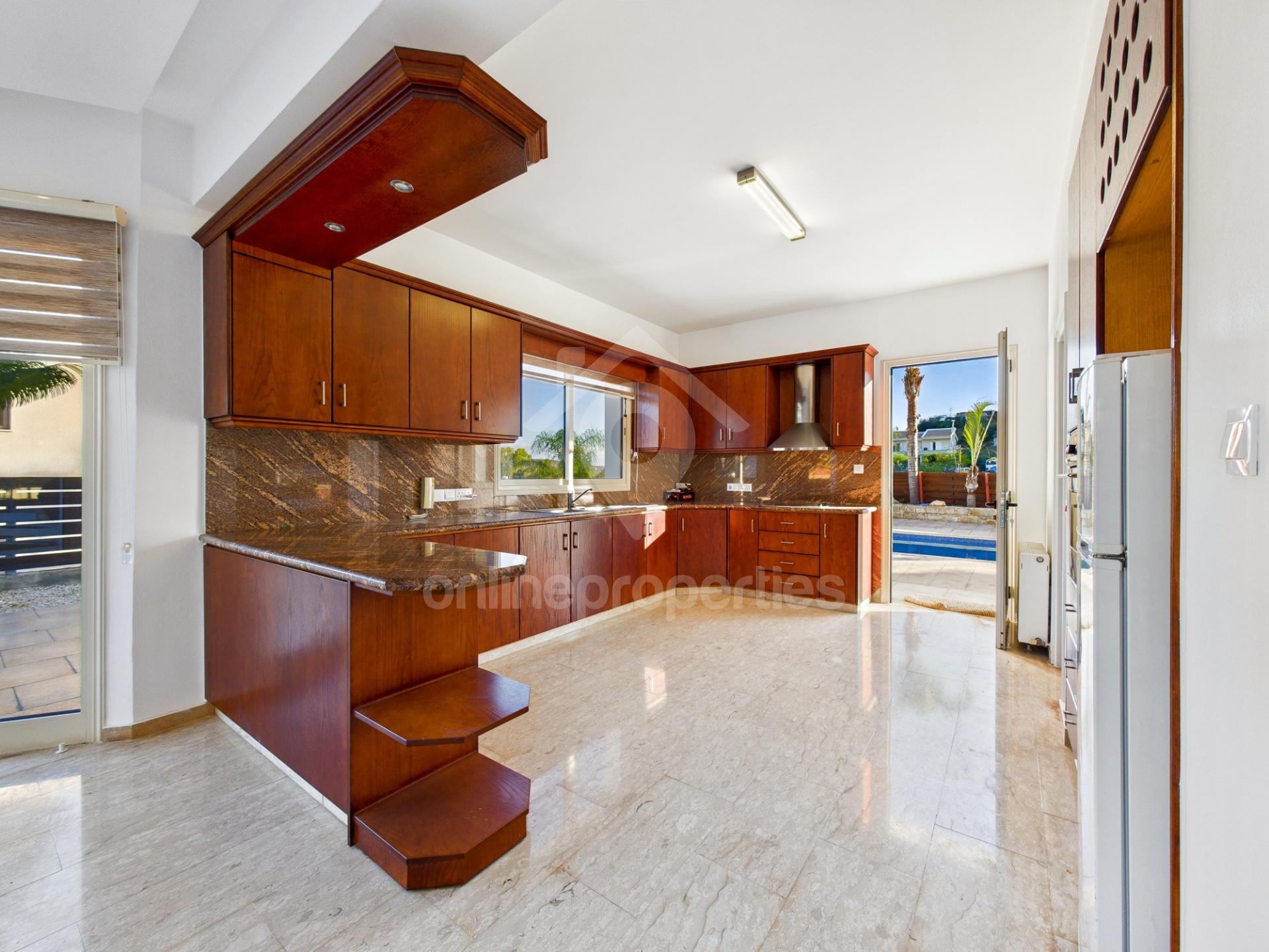 To change image, hover mouse over thumbnails below