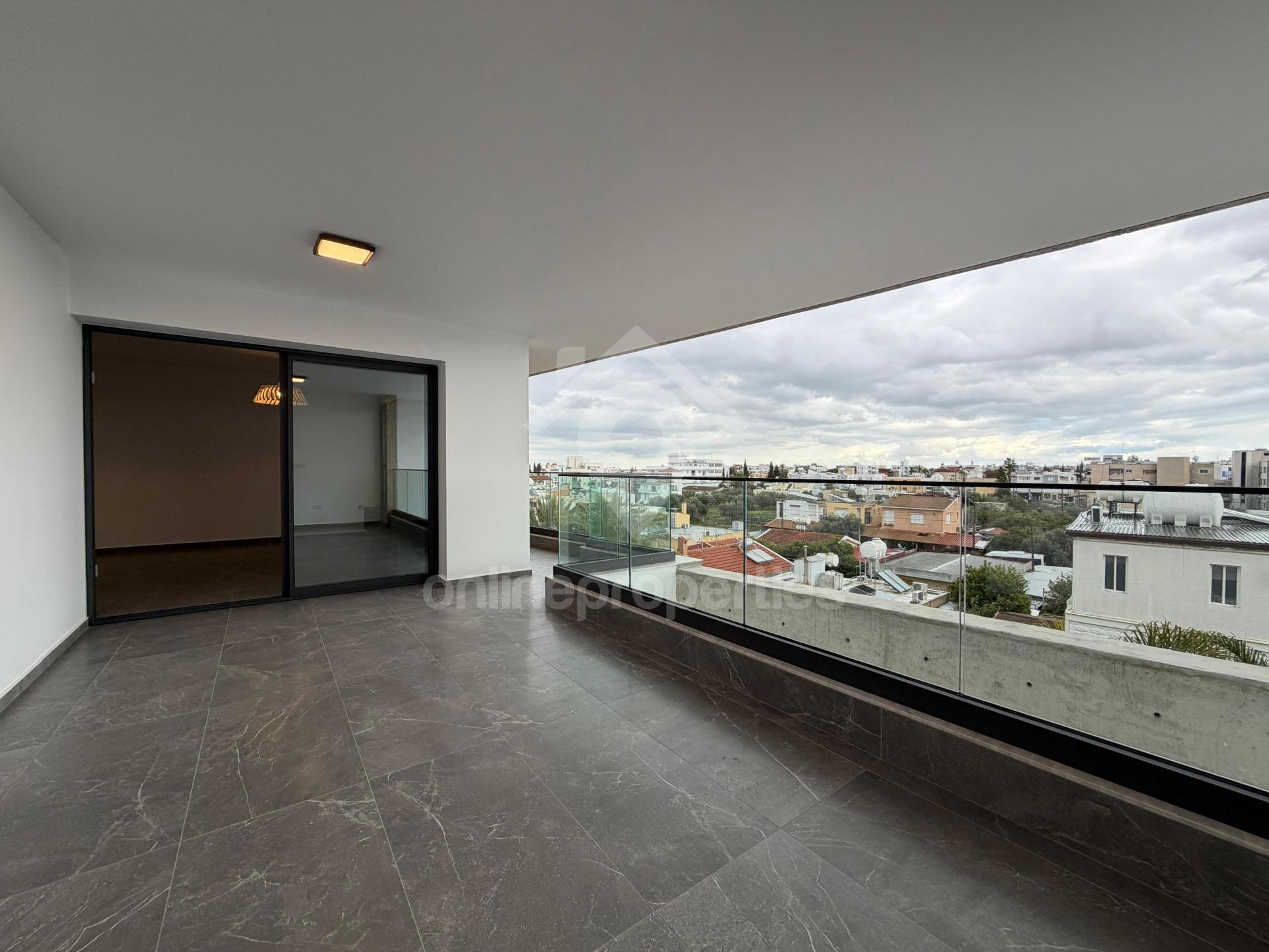 To change image, hover mouse over thumbnails below