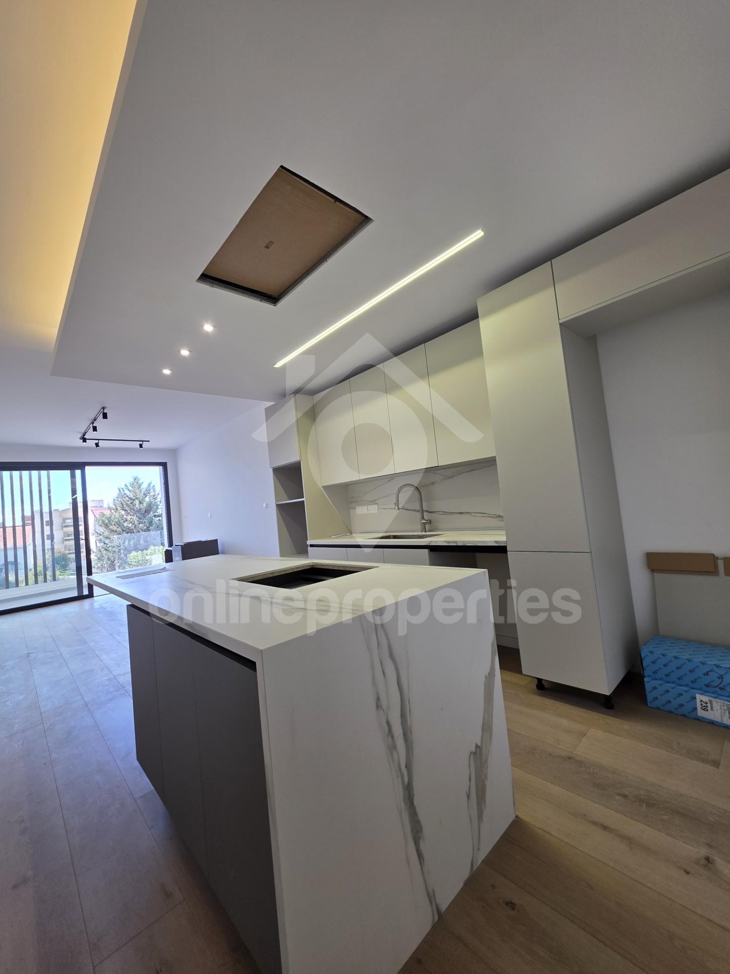 To change image, hover mouse over thumbnails below