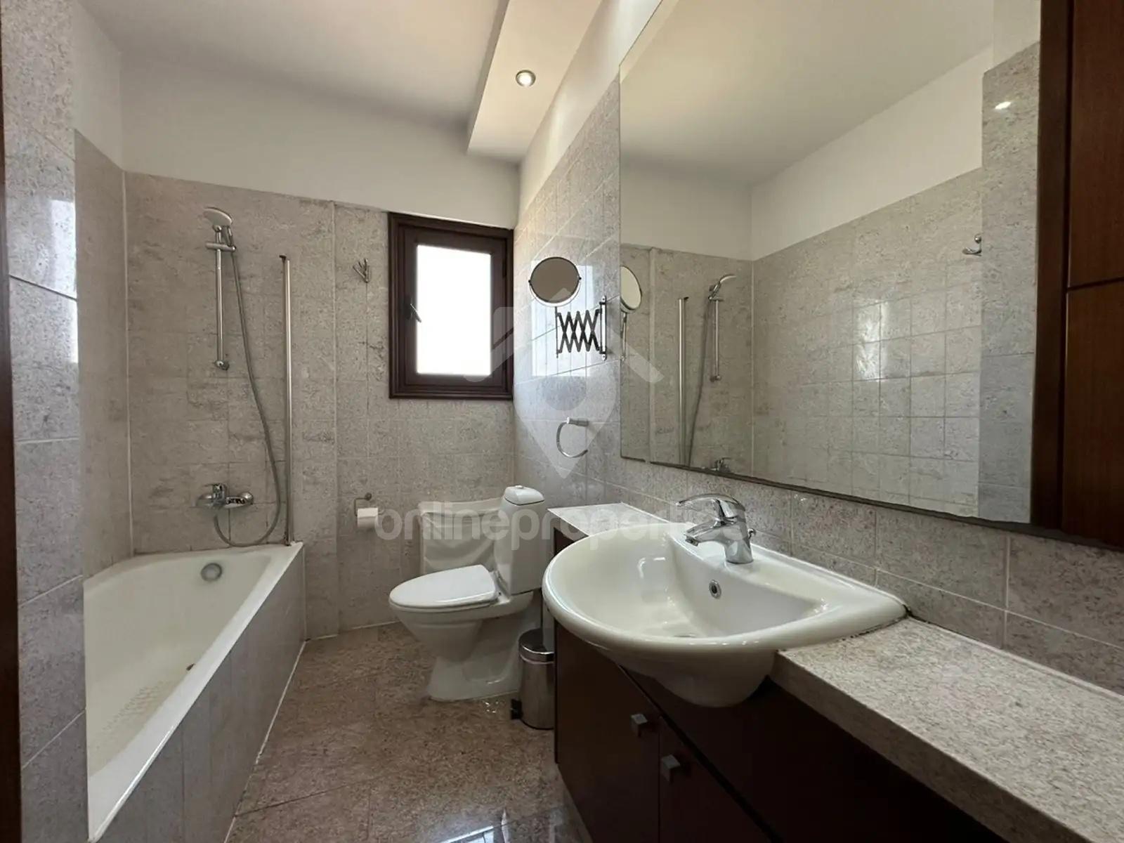 To change image, hover mouse over thumbnails below