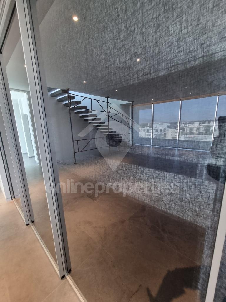 To change image, hover mouse over thumbnails below