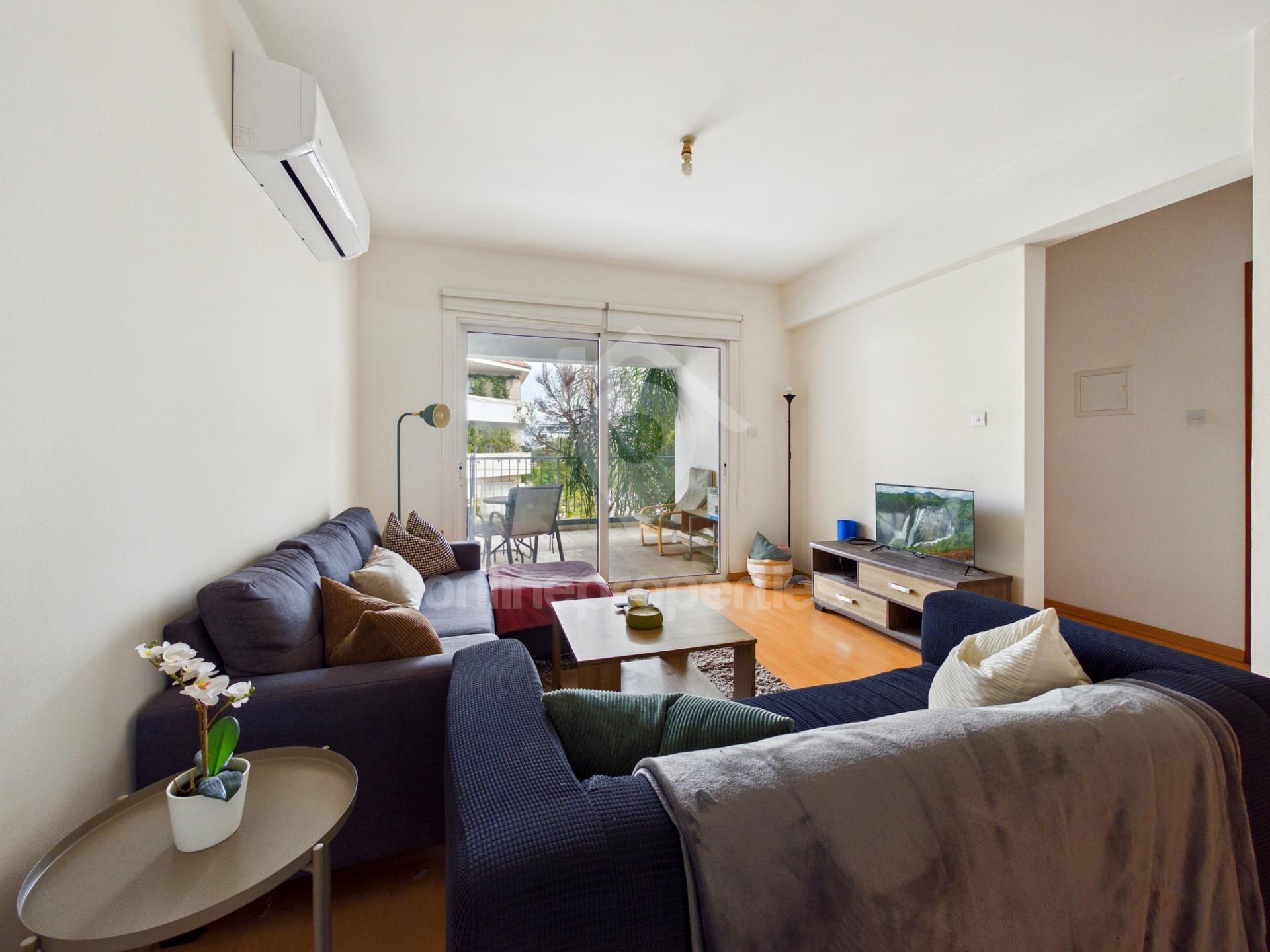 To change image, hover mouse over thumbnails below