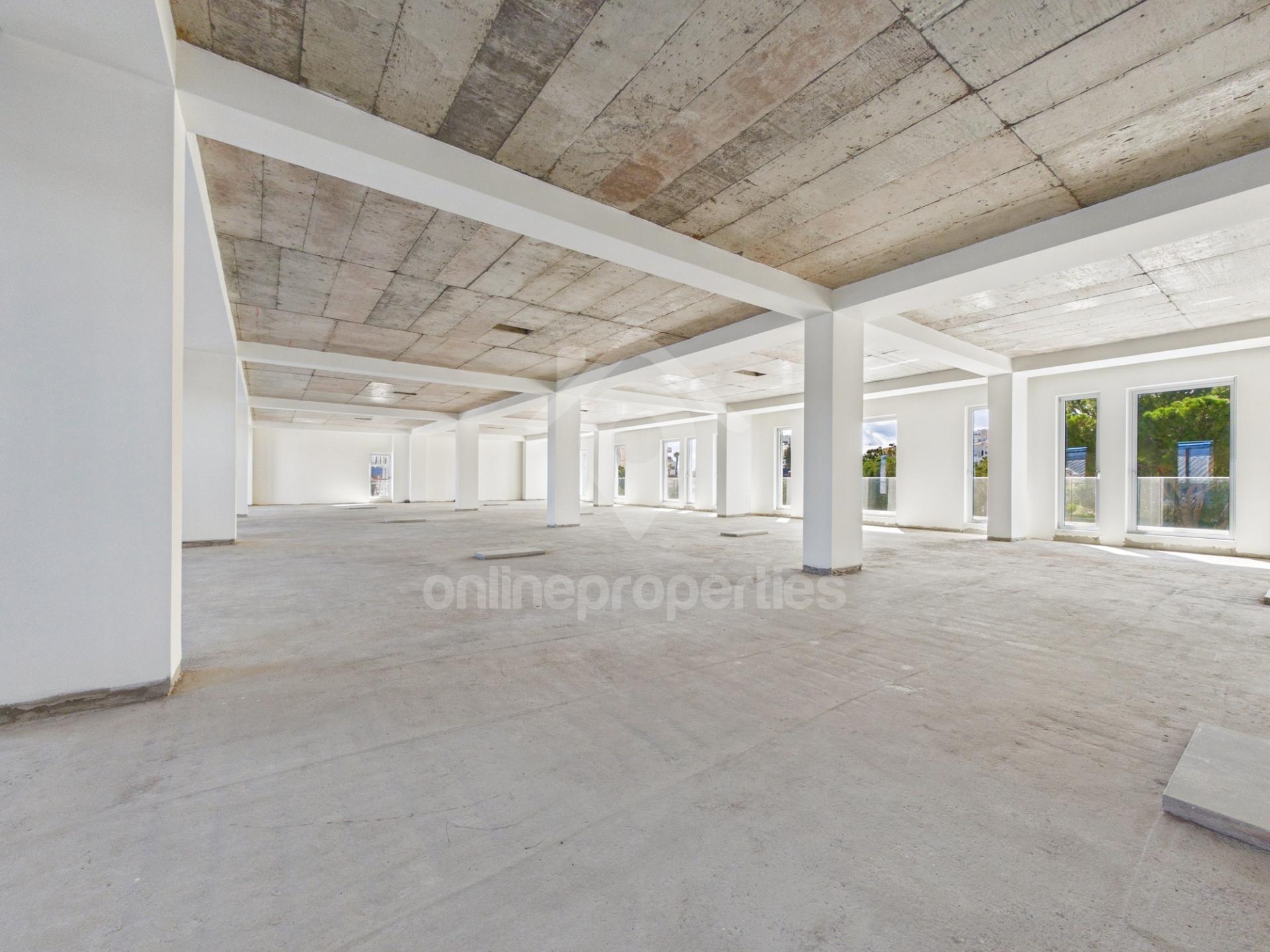 To change image, hover mouse over thumbnails below