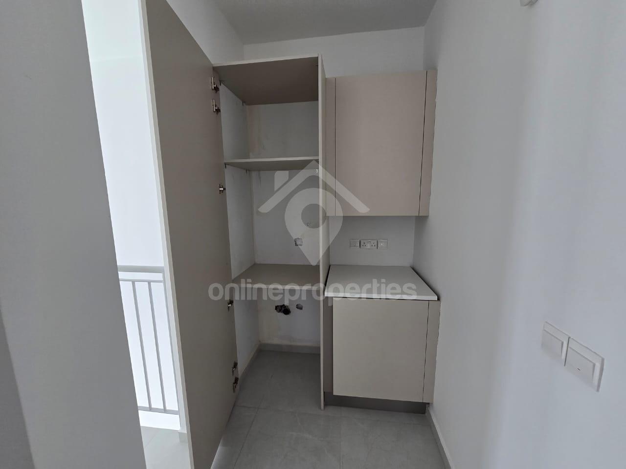 To change image, hover mouse over thumbnails below