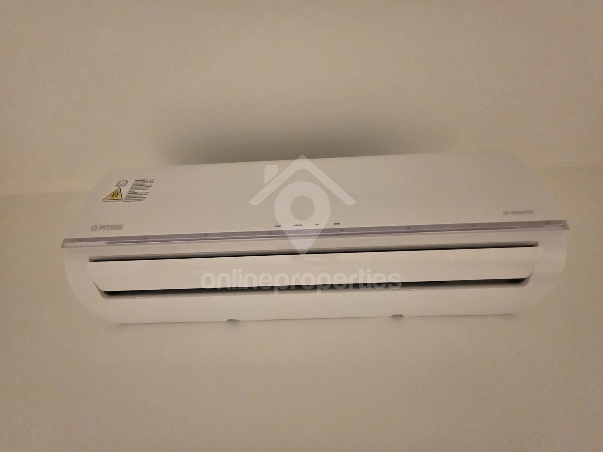 To change image, hover mouse over thumbnails below