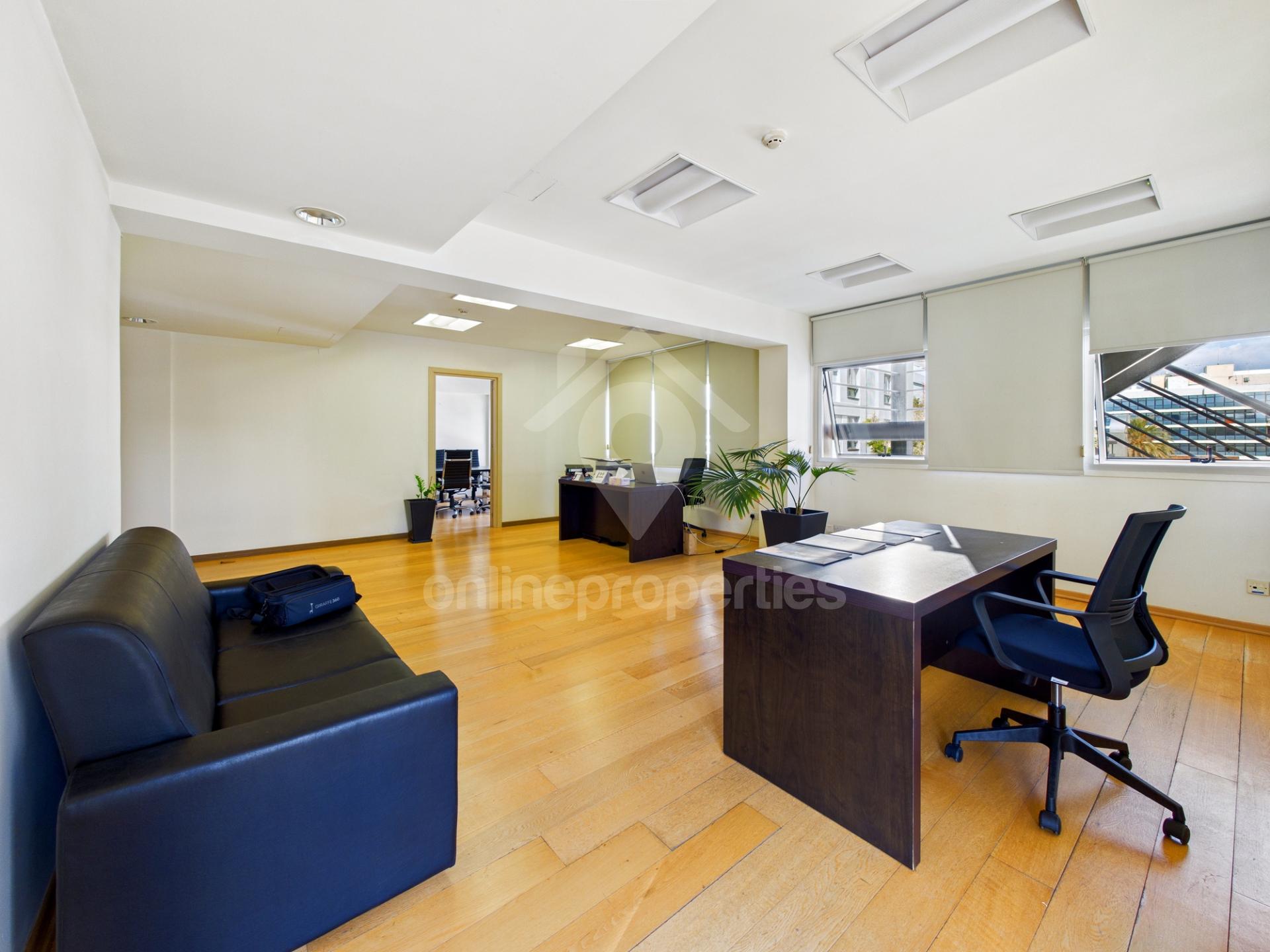 To change image, hover mouse over thumbnails below