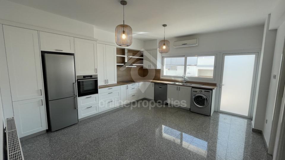 To change image, hover mouse over thumbnails below