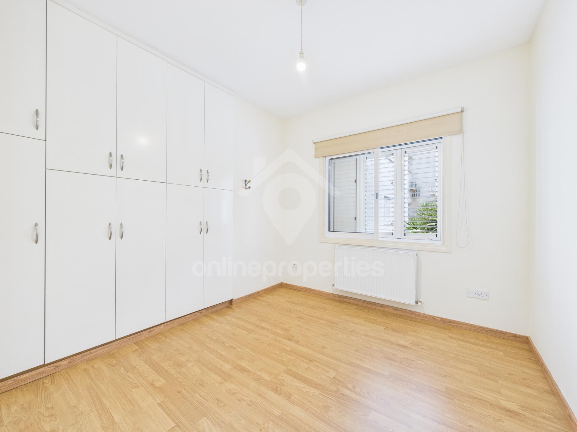 To change image, hover mouse over thumbnails below