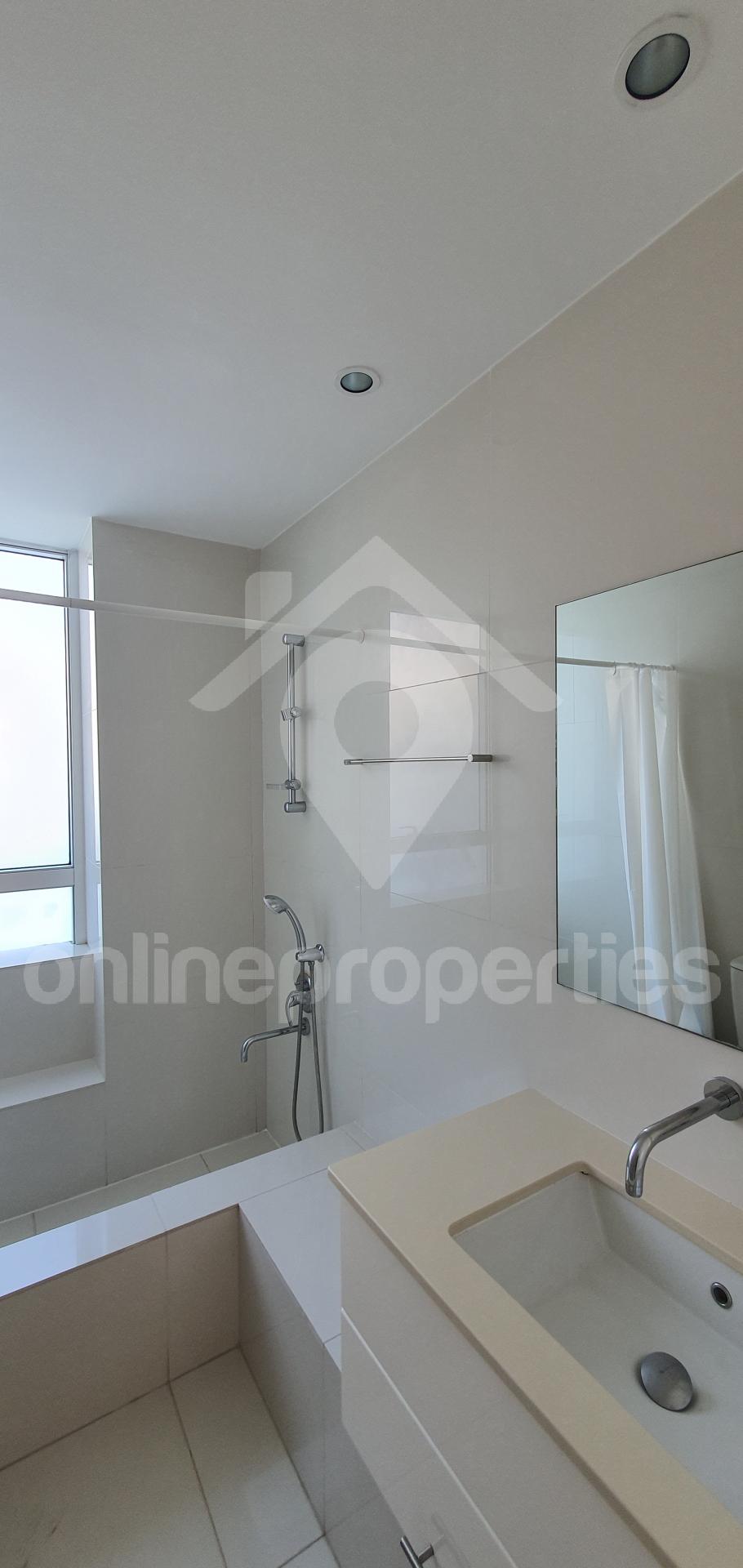 To change image, hover mouse over thumbnails below