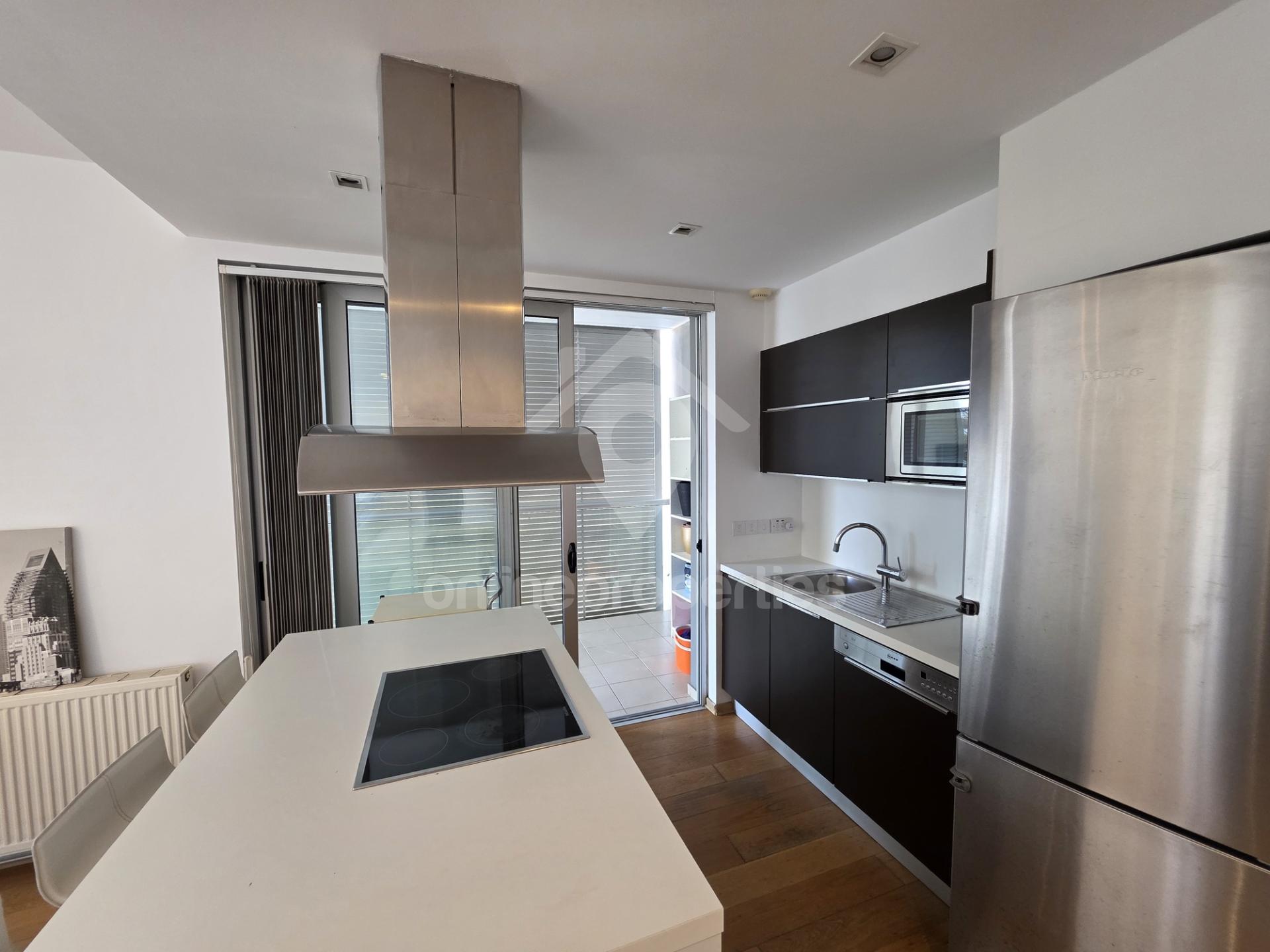 To change image, hover mouse over thumbnails below