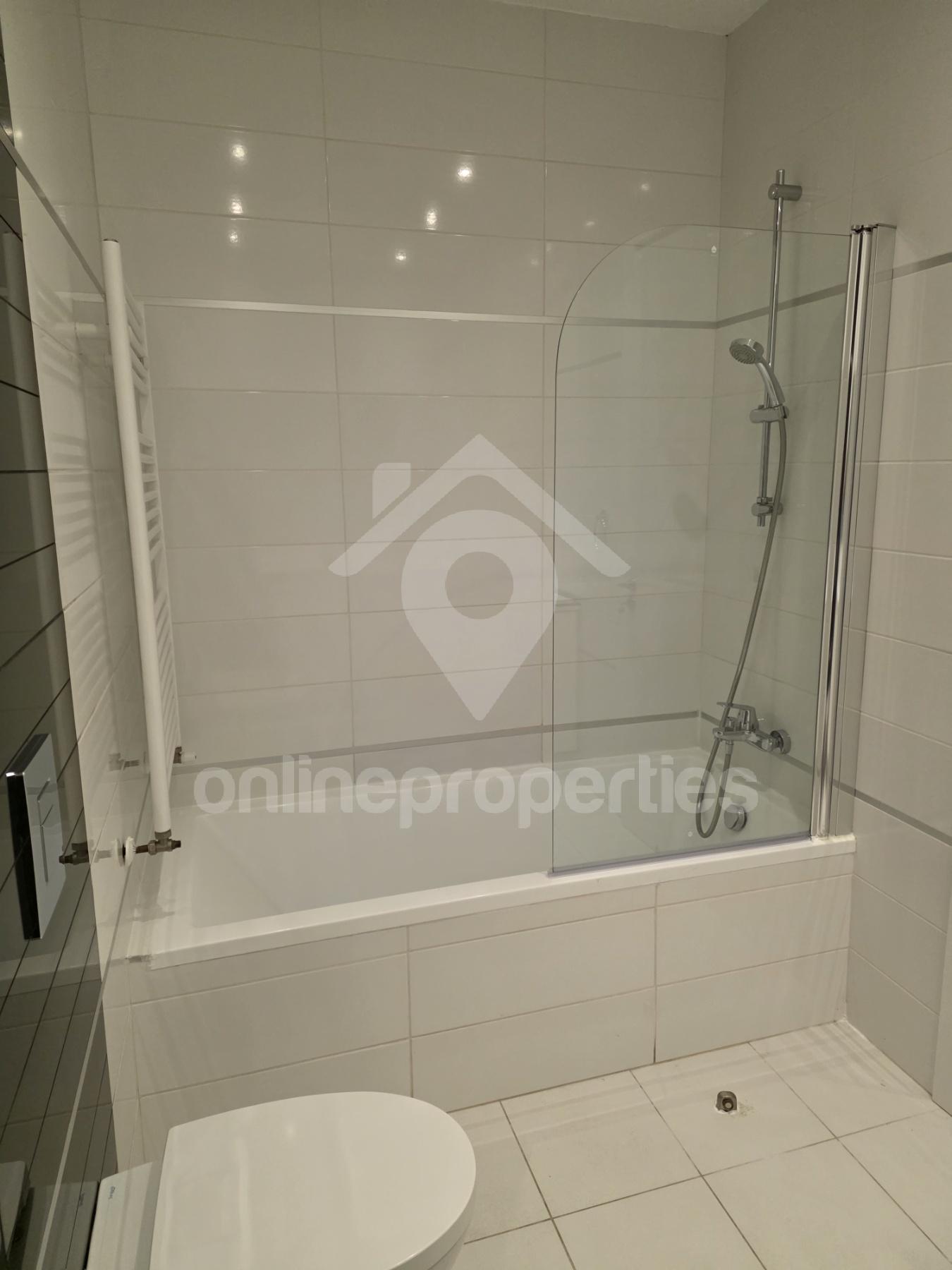 To change image, hover mouse over thumbnails below