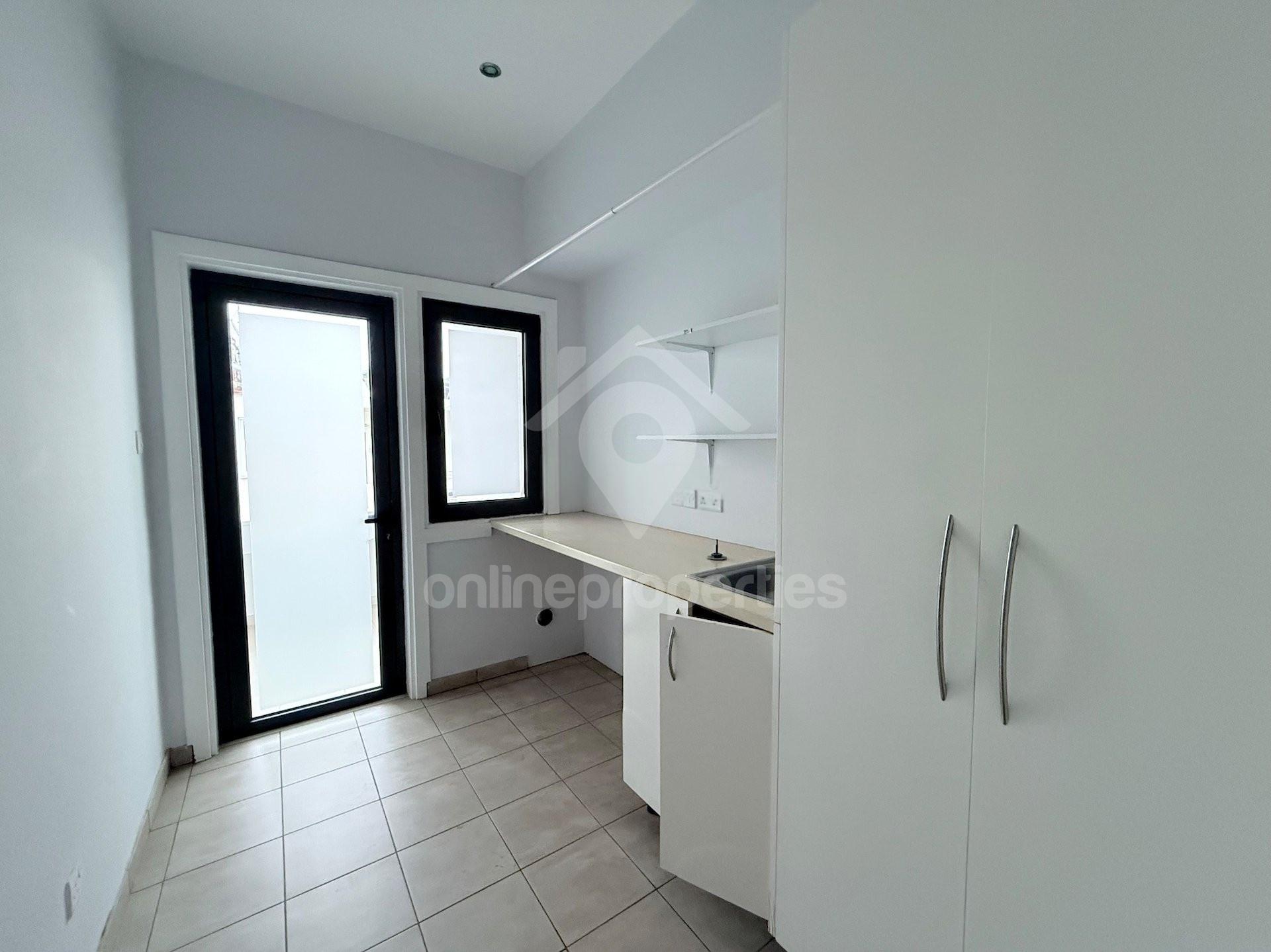 To change image, hover mouse over thumbnails below