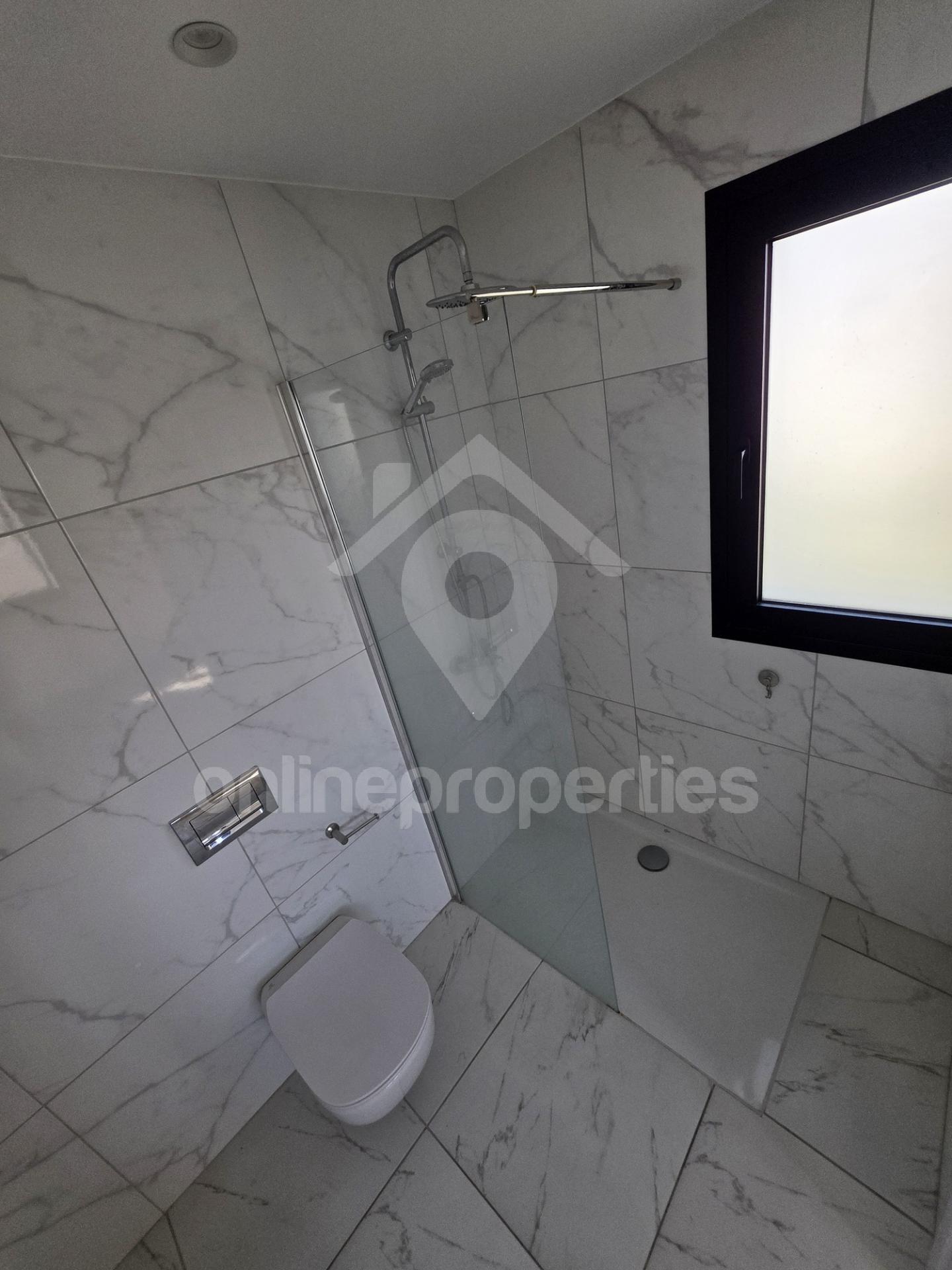 To change image, hover mouse over thumbnails below