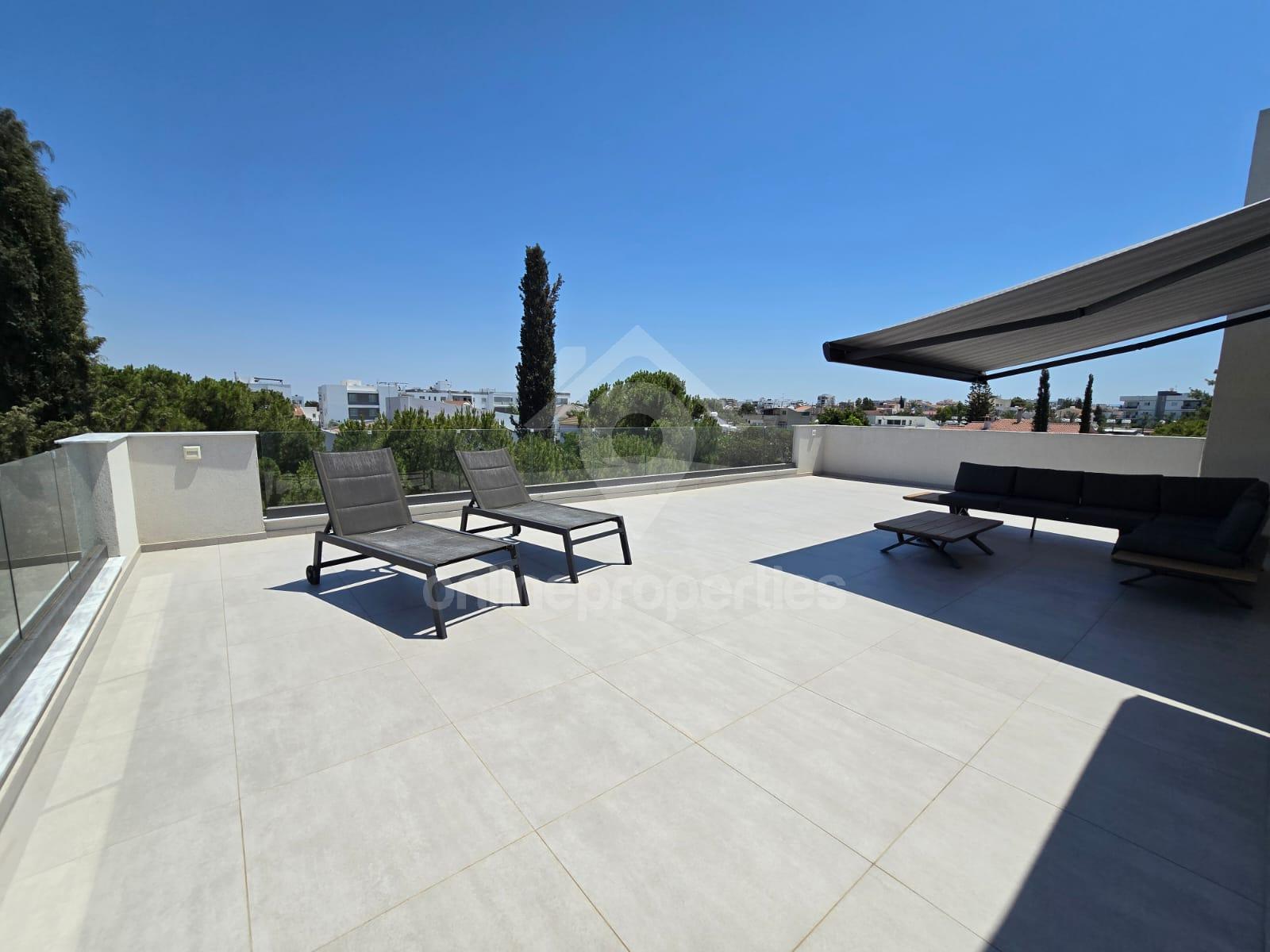 To change image, hover mouse over thumbnails below