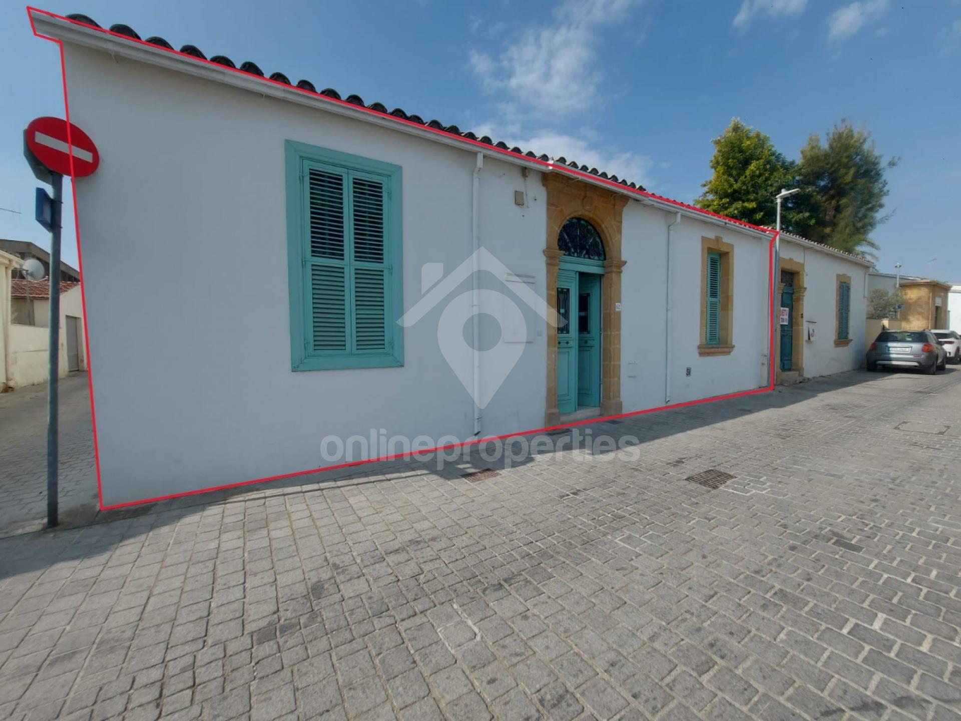 To change image, hover mouse over thumbnails below