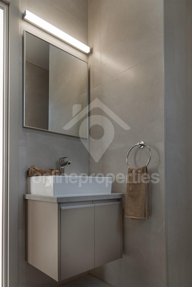 To change image, hover mouse over thumbnails below