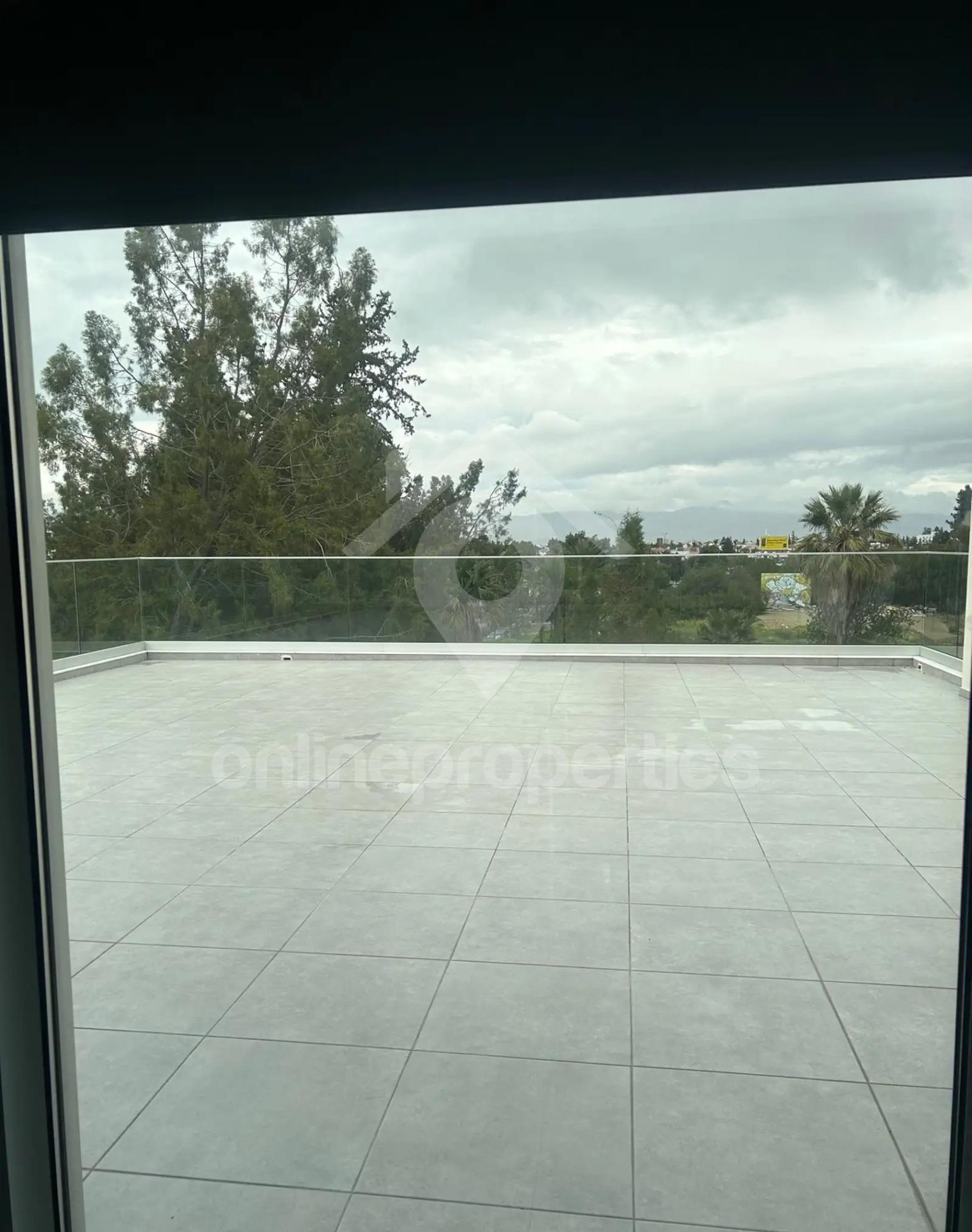 To change image, hover mouse over thumbnails below