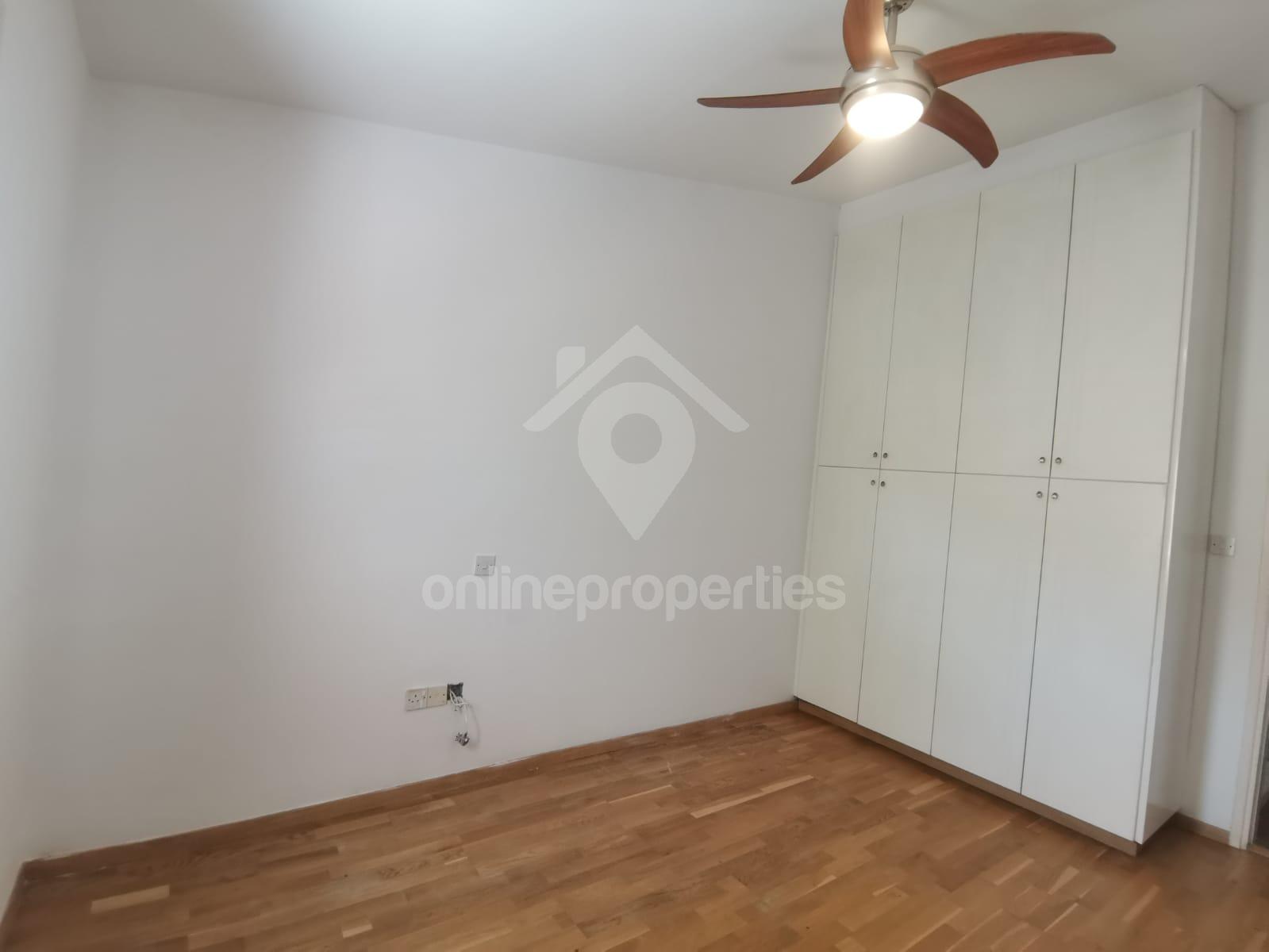 To change image, hover mouse over thumbnails below