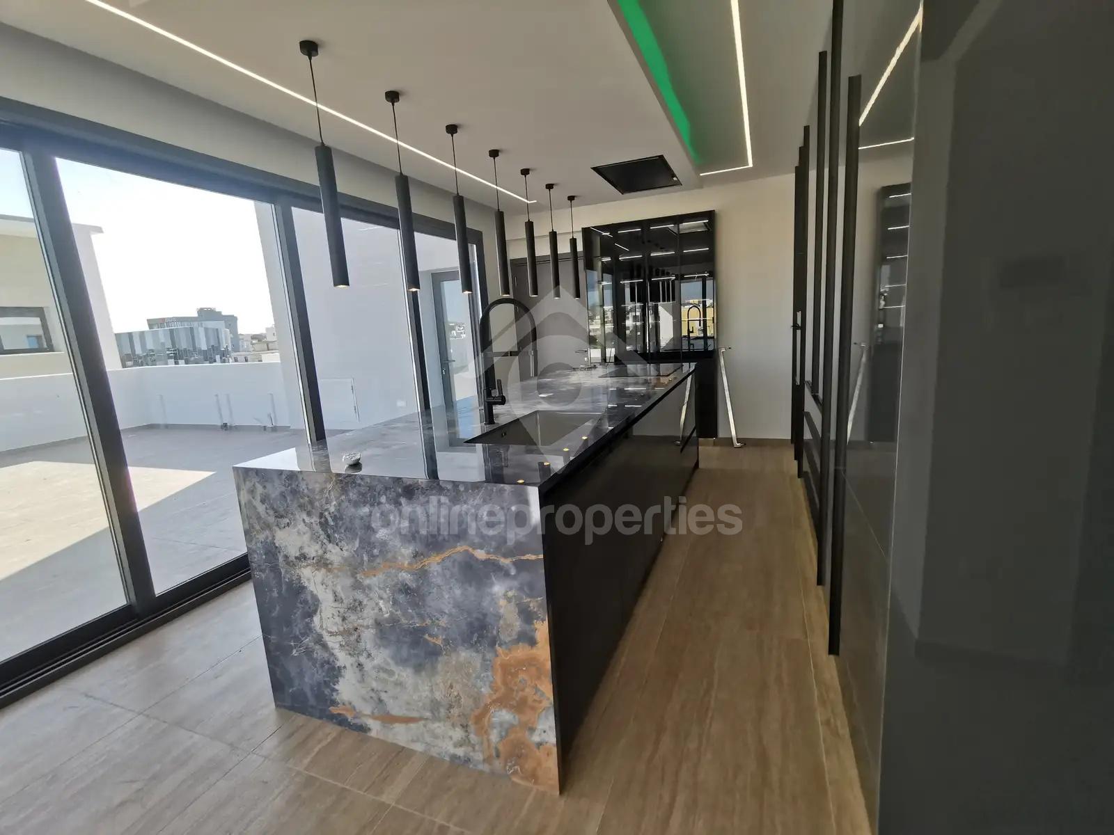 To change image, hover mouse over thumbnails below