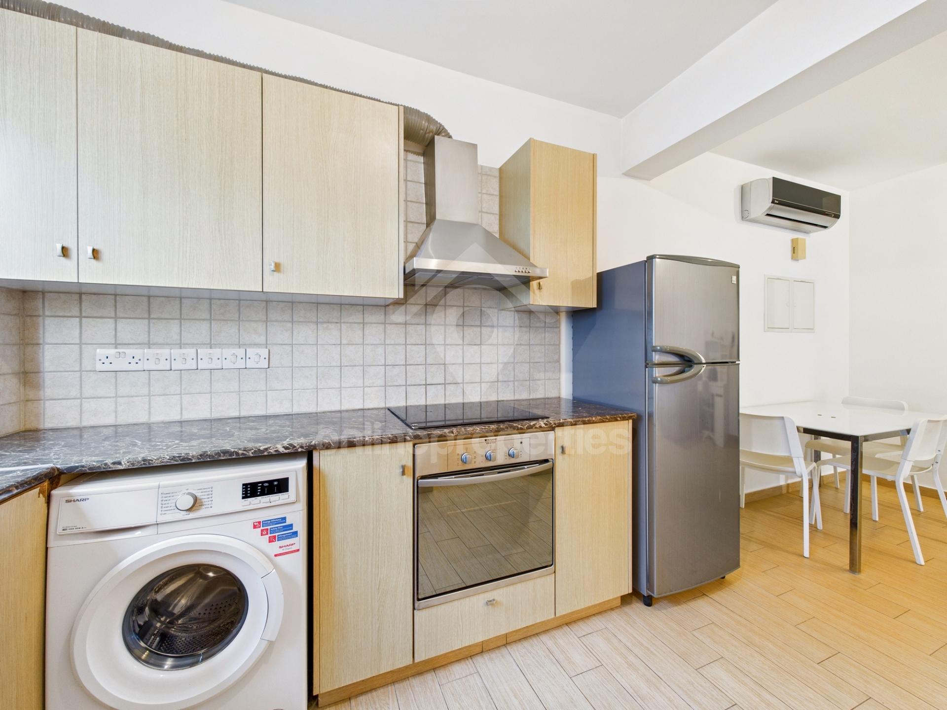 To change image, hover mouse over thumbnails below