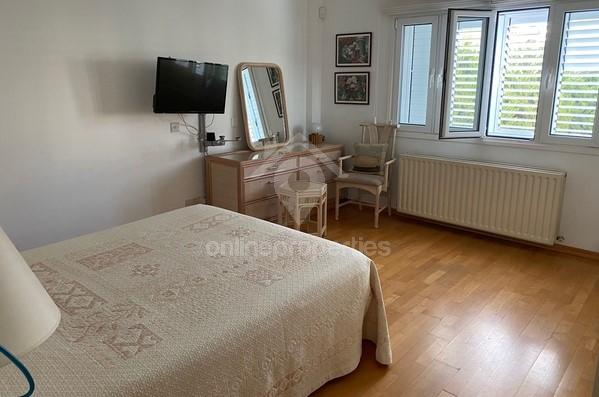 To change image, hover mouse over thumbnails below