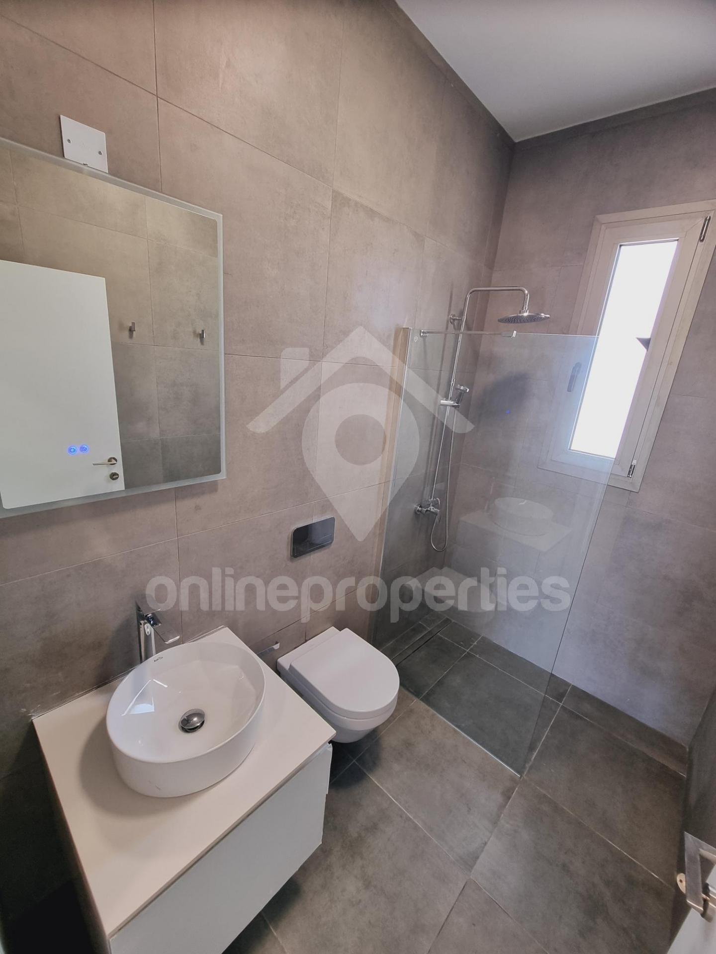 To change image, hover mouse over thumbnails below