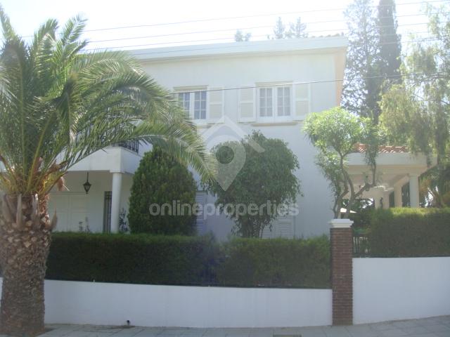 To change image, hover mouse over thumbnails below