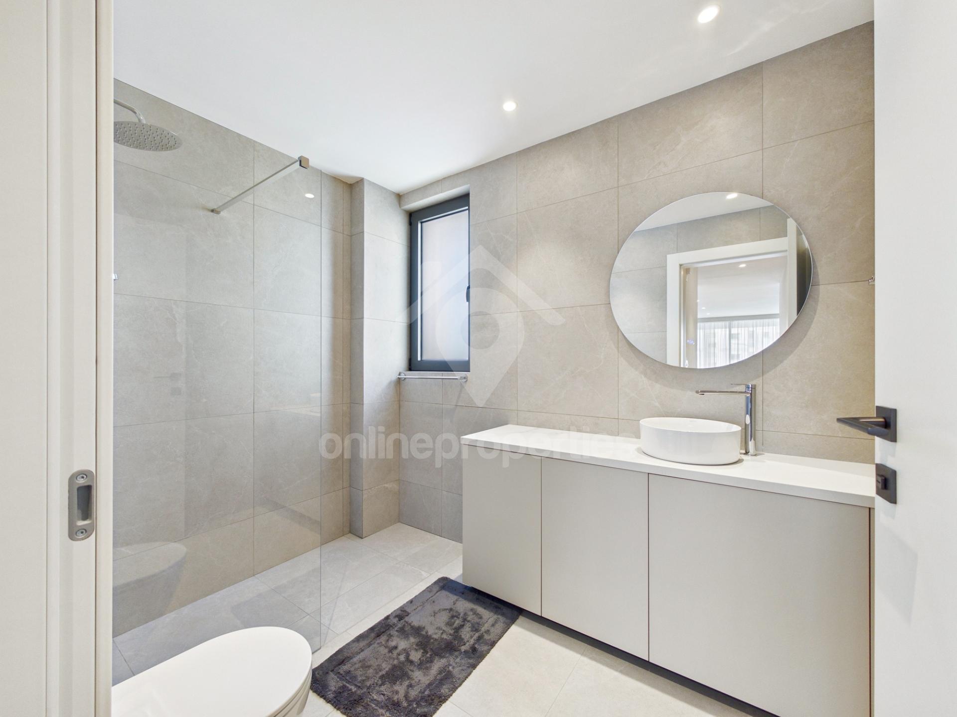 To change image, hover mouse over thumbnails below