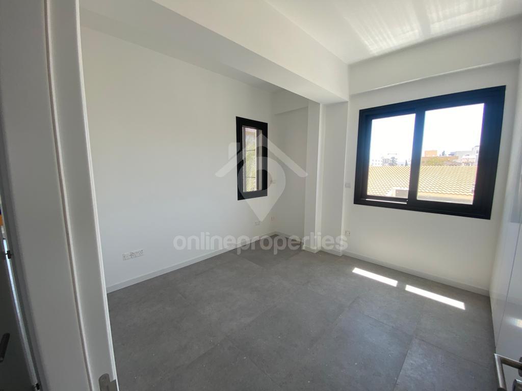 To change image, hover mouse over thumbnails below