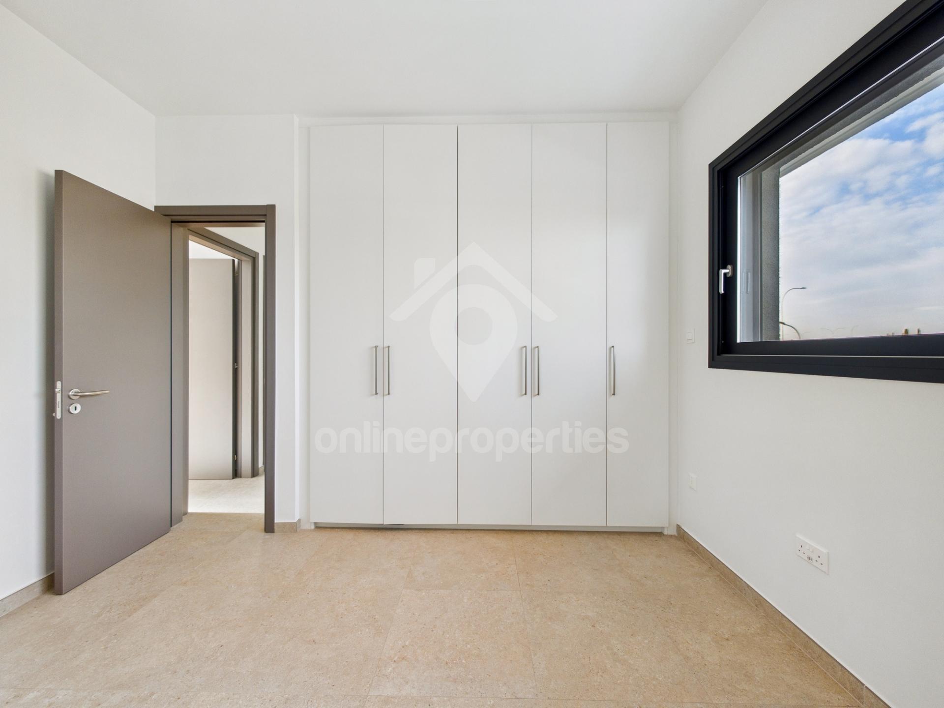 To change image, hover mouse over thumbnails below