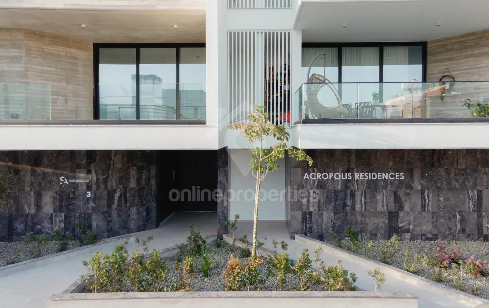 To change image, hover mouse over thumbnails below